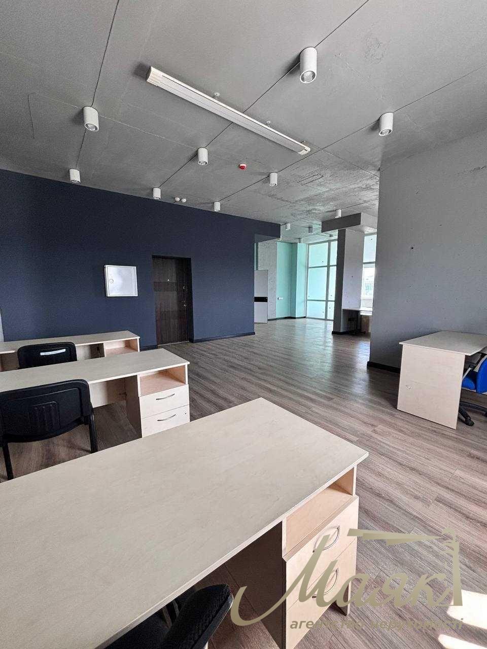Office for rent 200 m2 in LCD "RIVERSTONE"