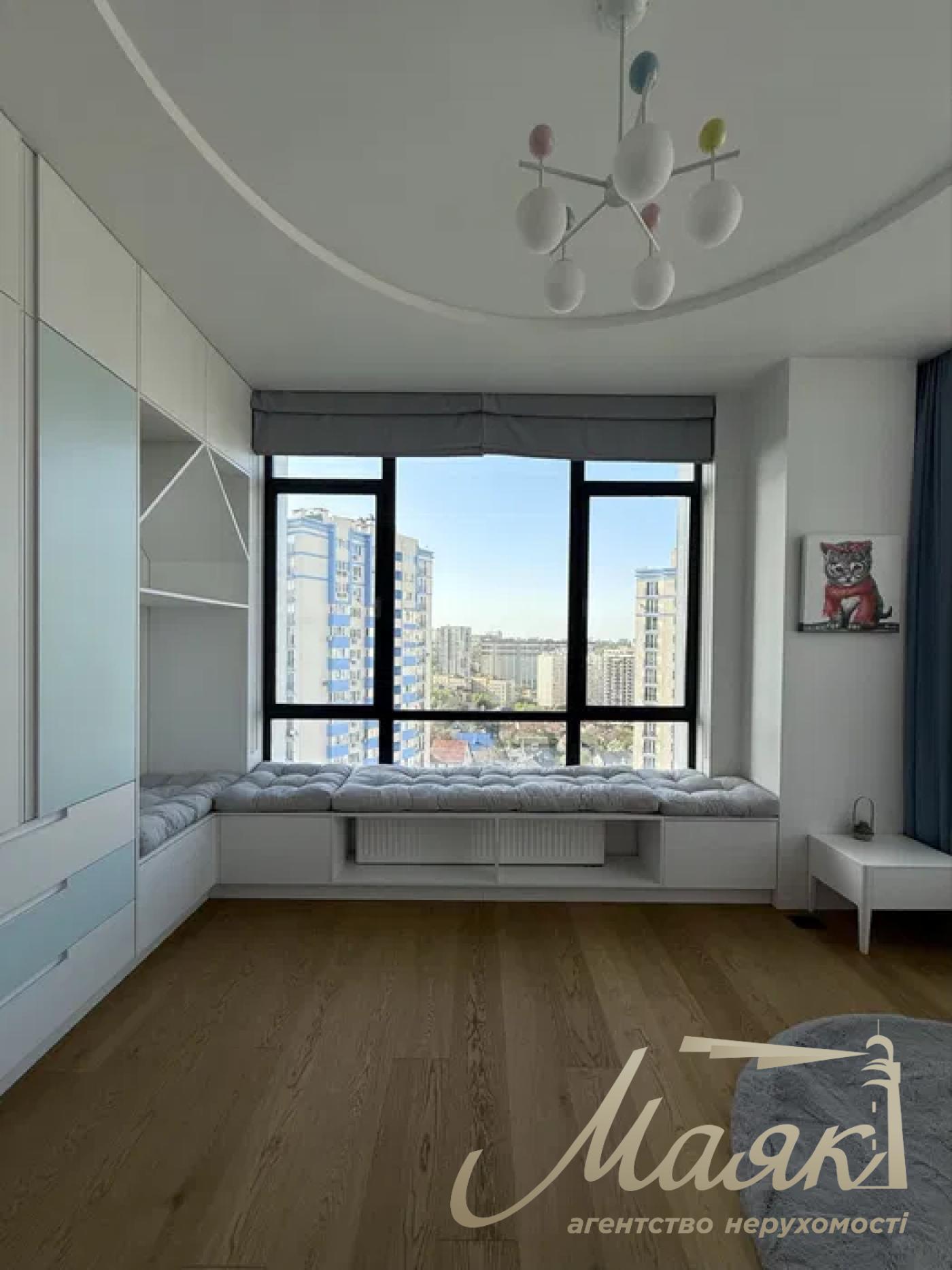 For sale 4k apartment Park Avenue VIP 120m Park Avenue Demeyevskaya Goloseevsky district nr