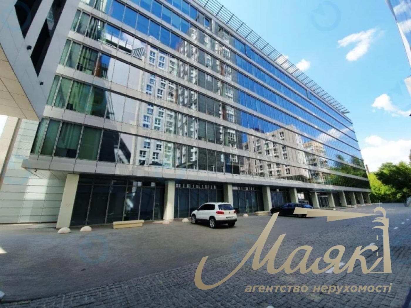 Office space for rent: 1,111 m² in the business center on Leipzigska Street, Pechersk.