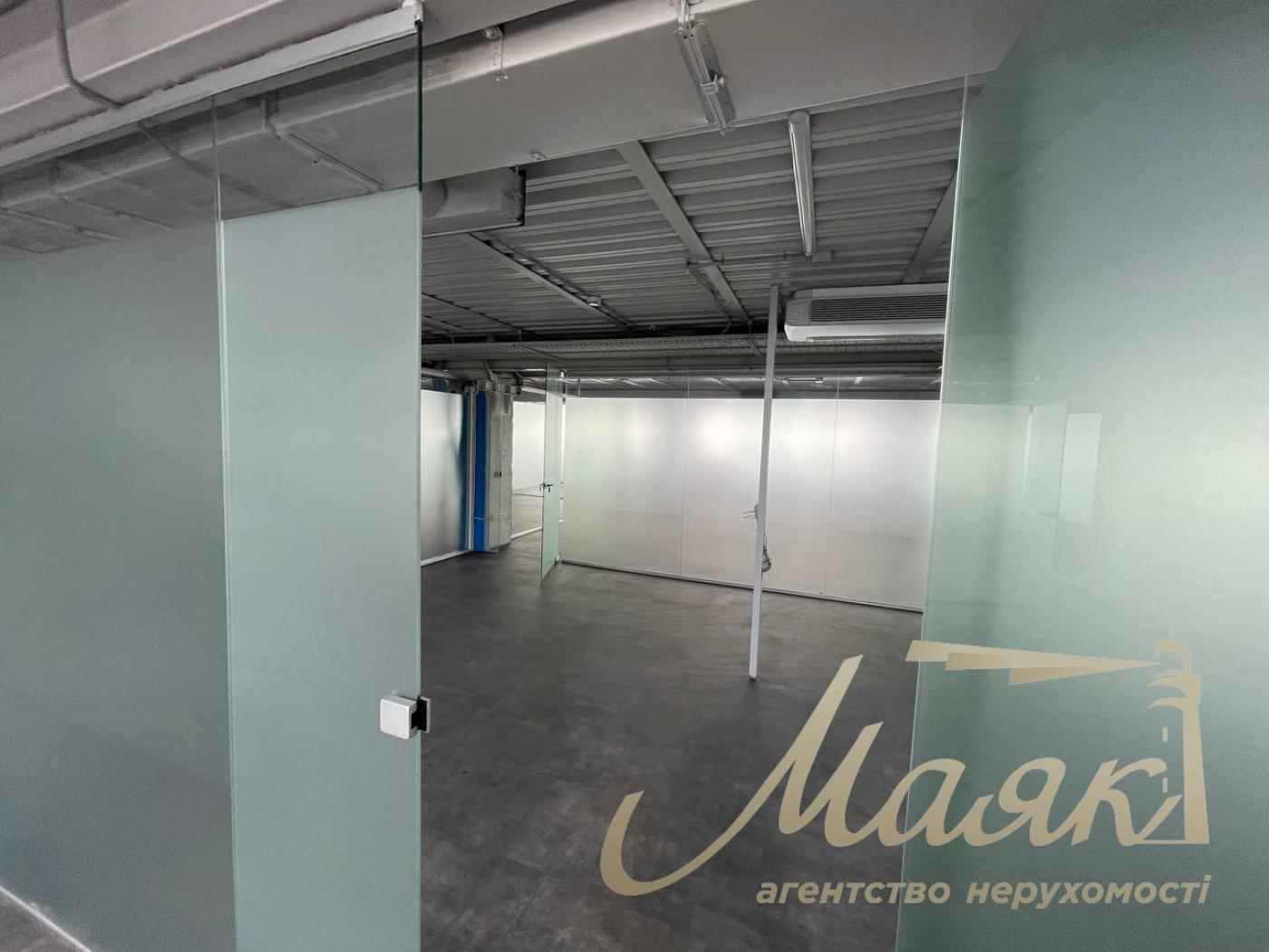 Аренда офисного помещения 1712м2 возле м. Политехнический институт