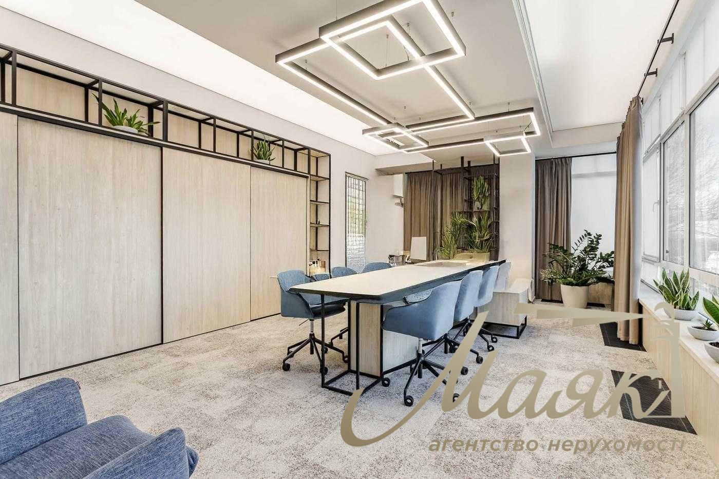 Office for rent 550 m2 in the center, metro station Arsenalna BC class A