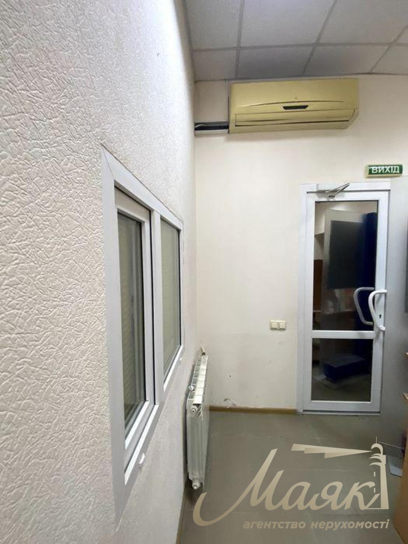 Аренда фасадного помещения 257 м.кв., Кловский спуск