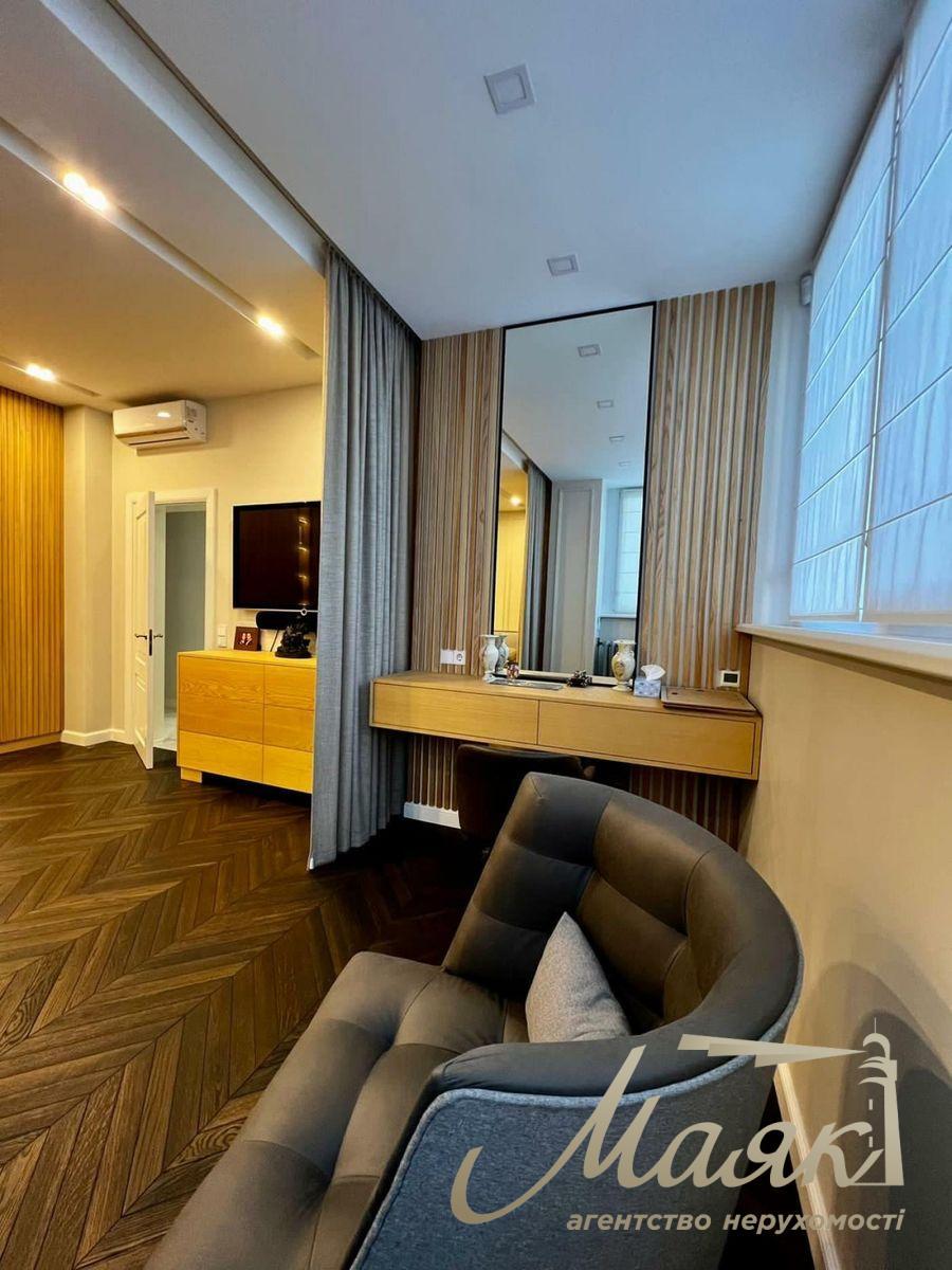 Продаж 3-кімнатної квартири 150м2 в ЖК "Новопечерські Липки", Драгомирова/Верхогляда 14, Печерський район, Центр, Київ