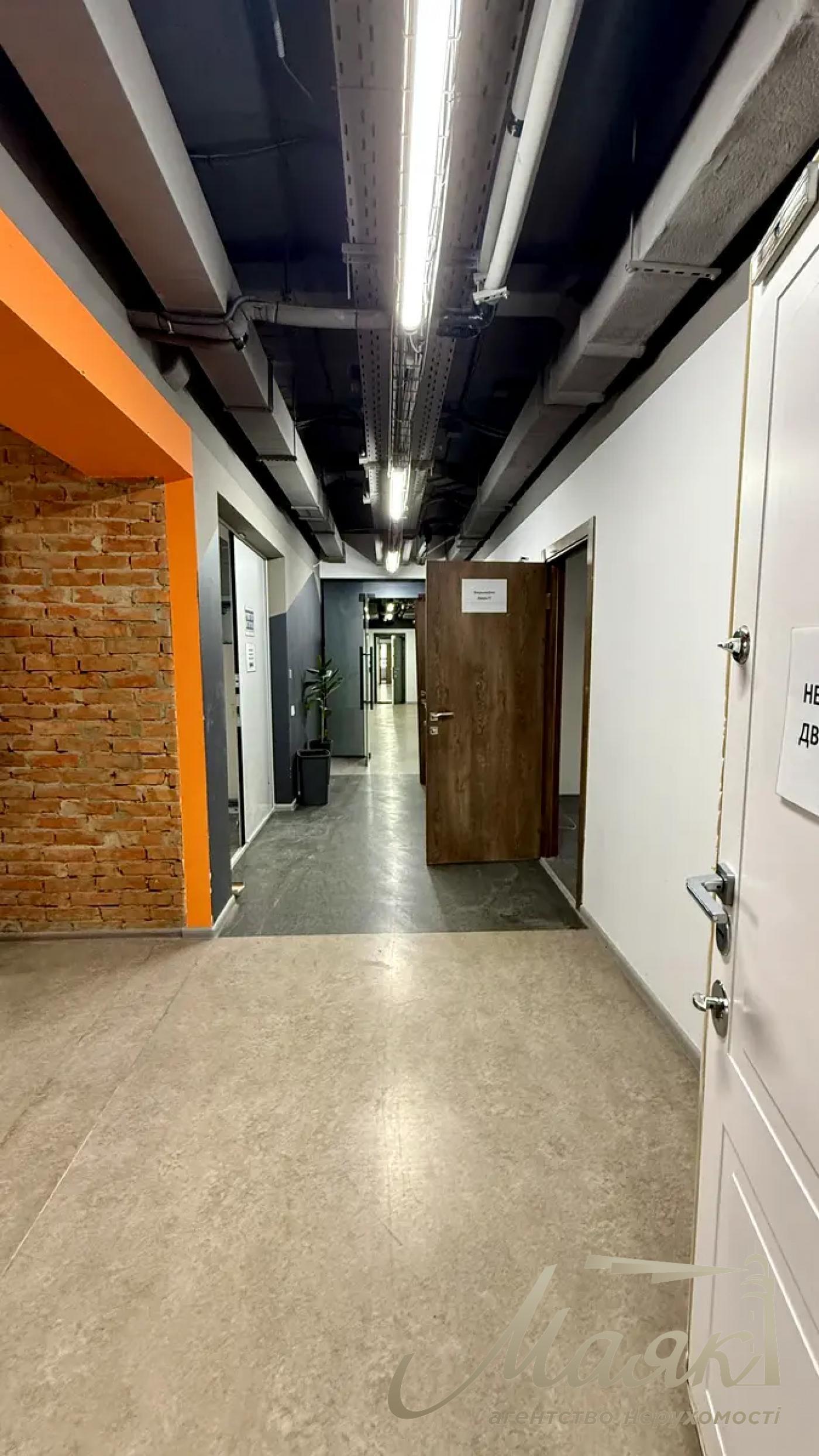 Оренда офісу 740 м.кв. Контрактова площа