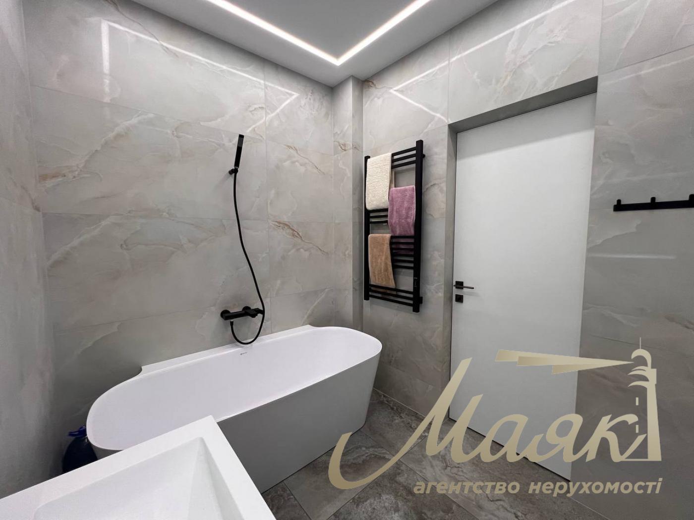 Sale of a 1-room apartment with a view, 63 m3 in the Taryan Towers residential complex