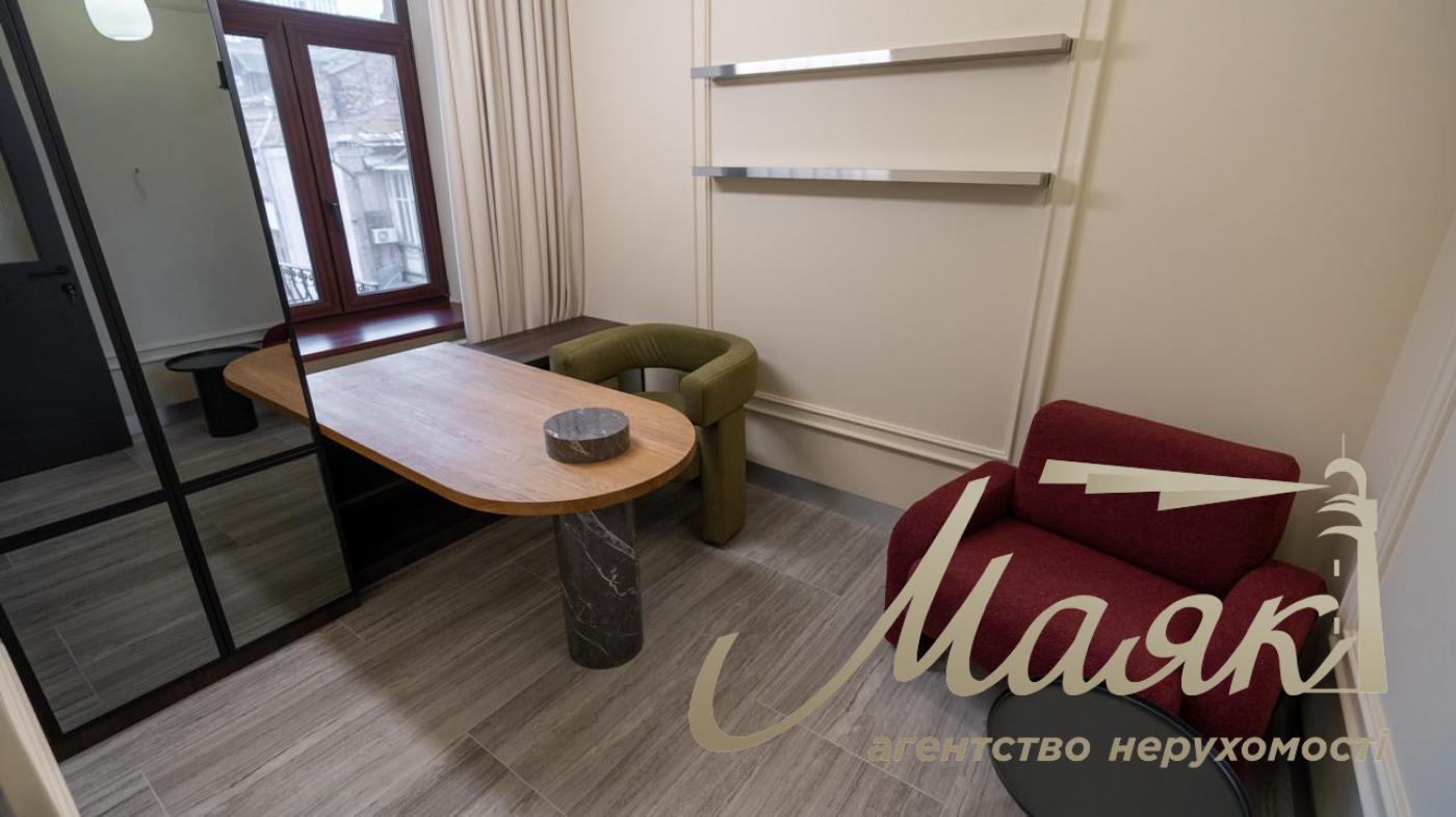 Office for rent in the center, Antonovicha str.