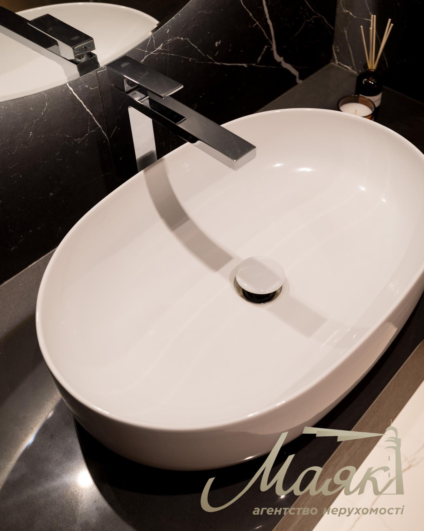 Sale of 2-storey townhouse 296m2, (3.5 hundredths) Kozin