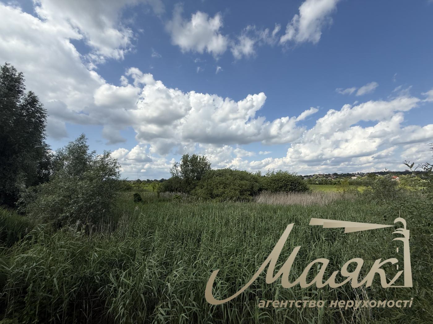 For sale / Land for ind. construction under cottage town Vita-pochtovaya / Yurovka