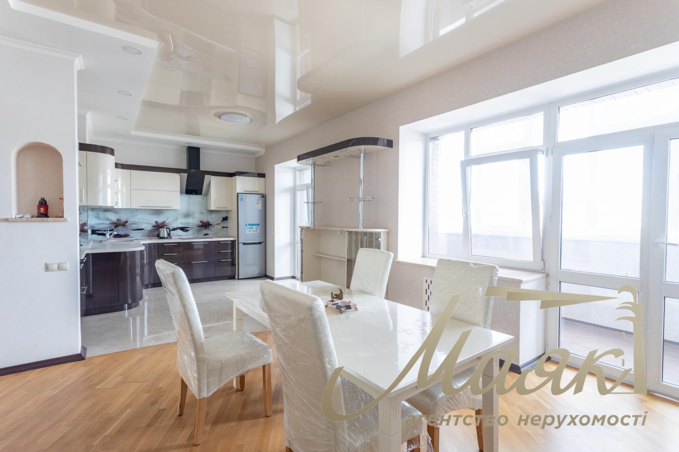 Продажа видового трехуровнего пентхауса 555м2, Ковпака 17, Нижний Печерск, метро Лыбедская