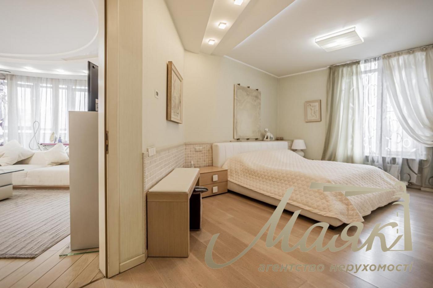 Продаж 4-х кімнатної квартири, 160 м2 у ЖК Diplomat Hall Дипломат Хол Жилянська