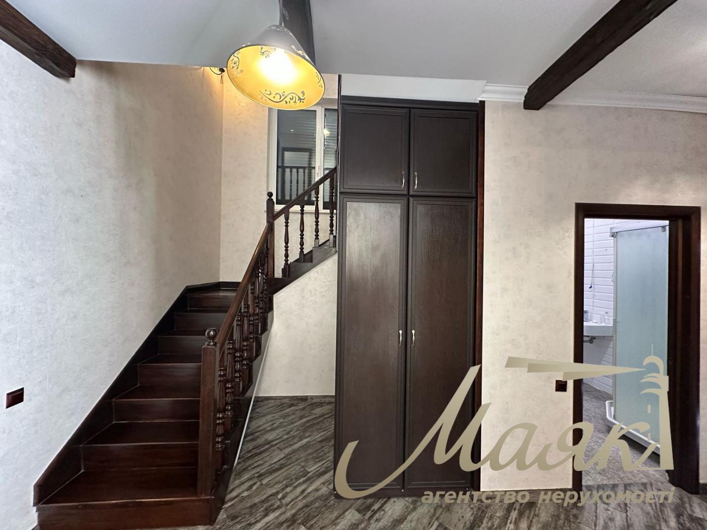 Продаж будинку з ремонтом у лісі Ірпеня. Район Адмірала