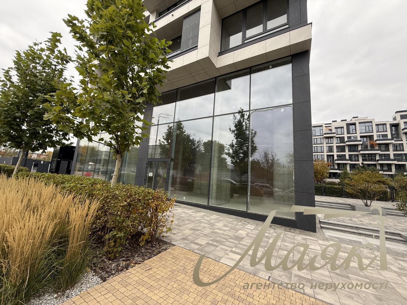 Продажа фасадного коммерческого помещения 244 м² в UNIT.Home, ул. Гарета Джонса/Семьи Хохловых, Шевченковский район.