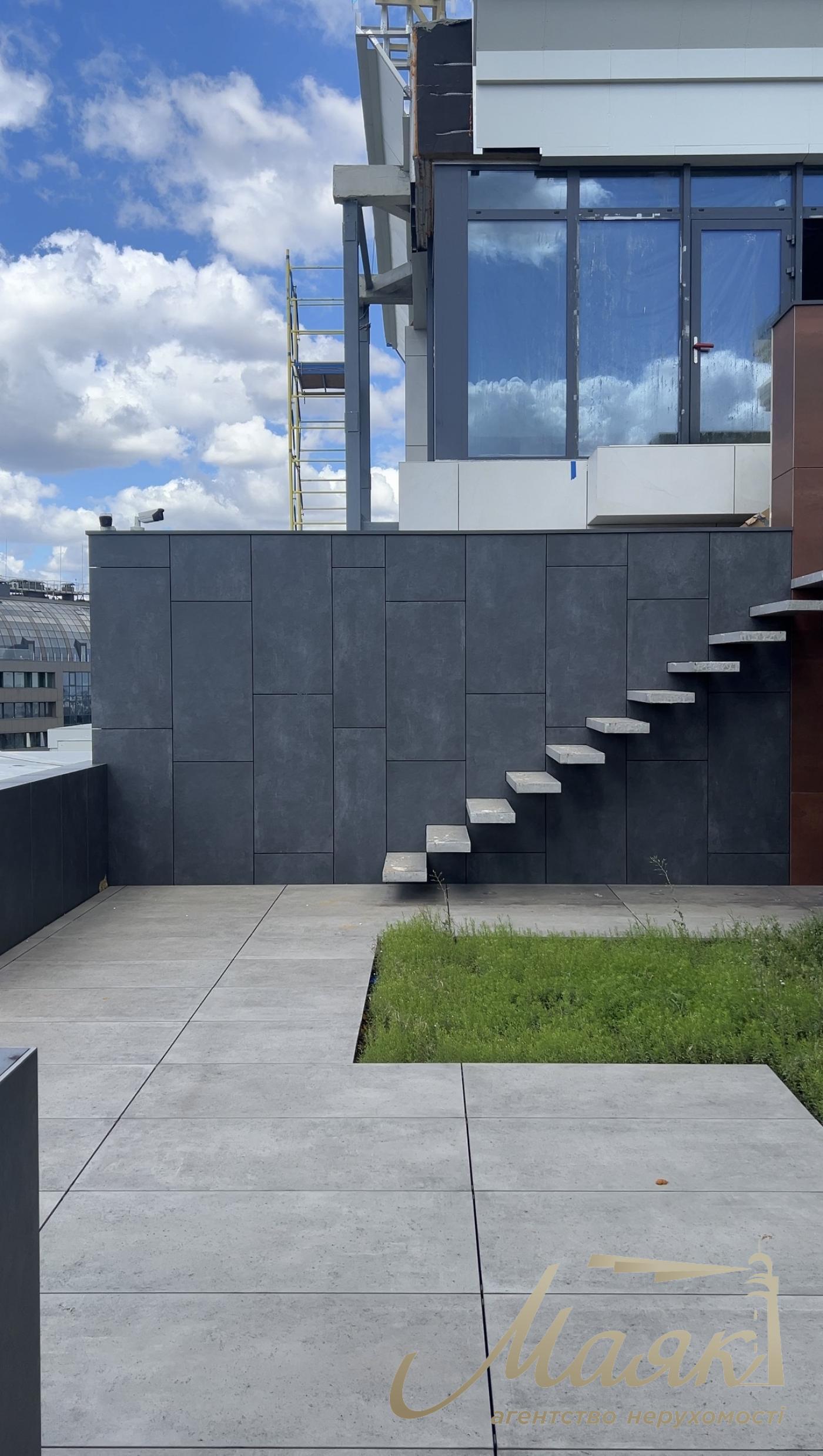 Продаж видового пентхауса 240м2 у ЖК "Новопечерські Липки", вул. Андрія Верхогляда (Драгомирова) 7, Печерський район, Київ.