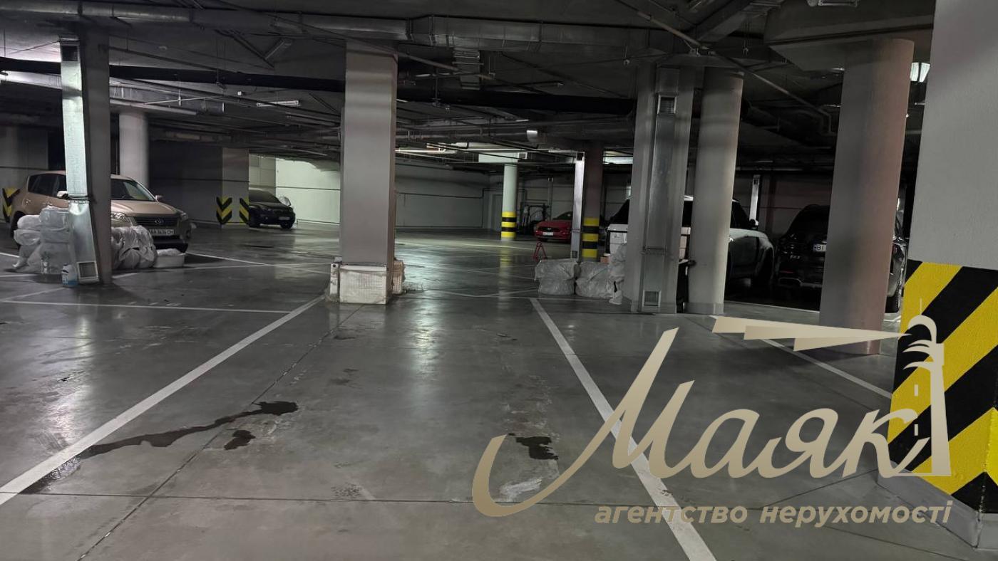 Sale of parking in the residential complex Bulvar Fontanov, Saperne Pole St.
