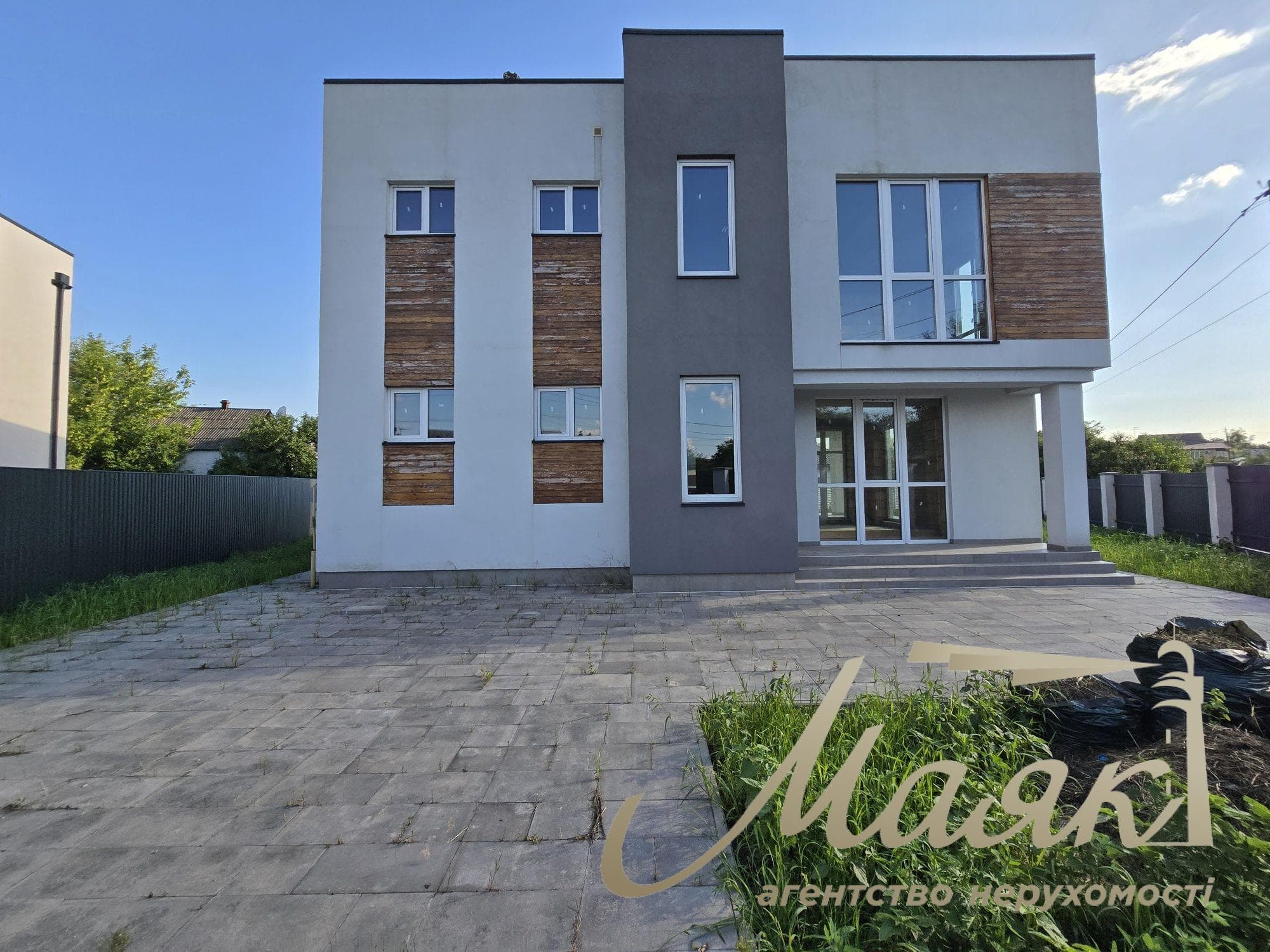 Продаж сучасного 2-поверхового будинку площею 260 м² у Козині, поруч із Конча-Заспою, у напрямку Обухова, Київська область