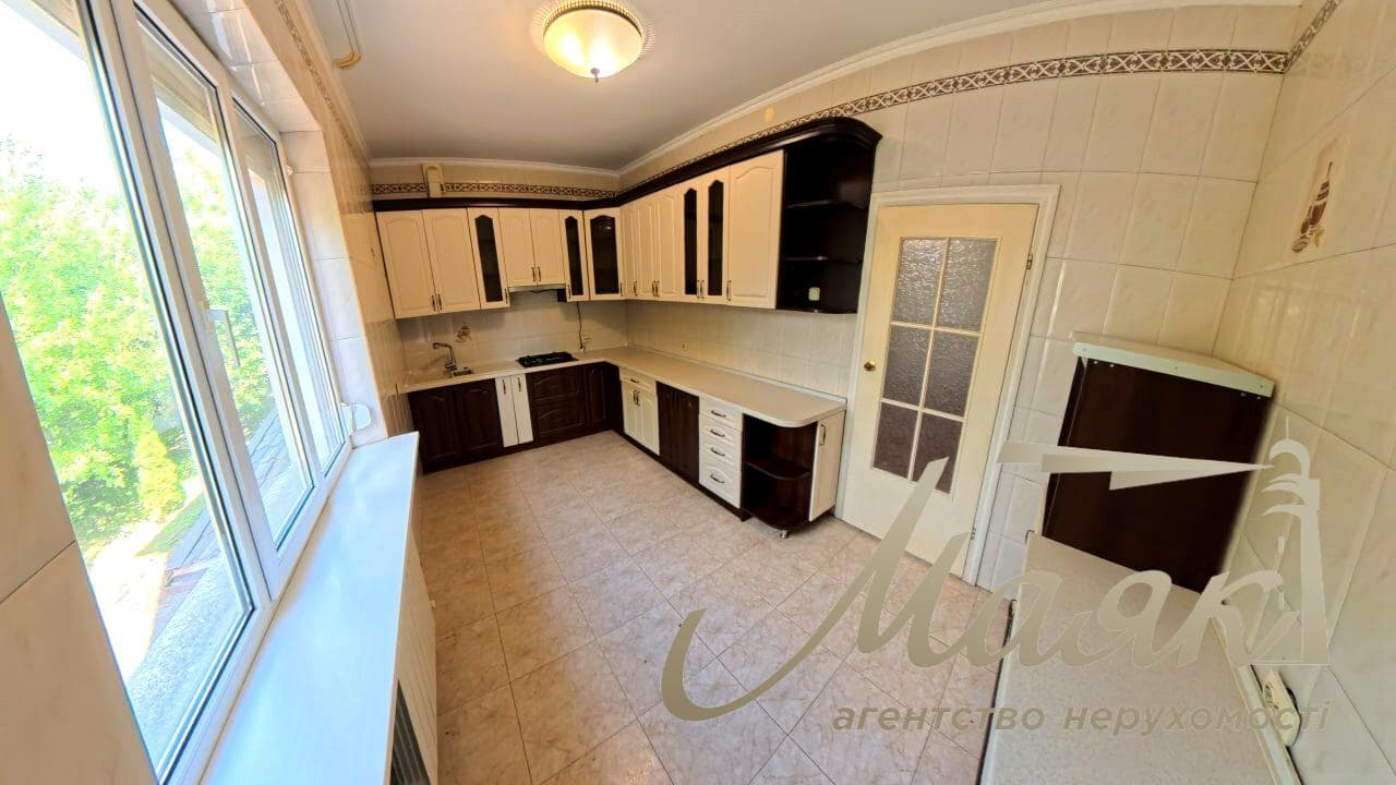 House for sale 414m2 in Kryukovshchina village, Shevchenko street, Kyiv-Svyatoshynskyi district, Kyiv region.