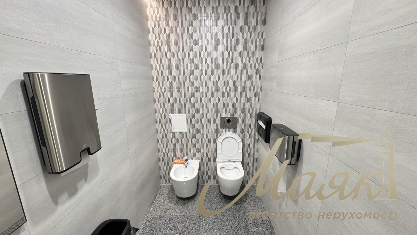 Продаж офісної будівлі в живописном районІ! Ул. Верхнегорская. Центр. Киев