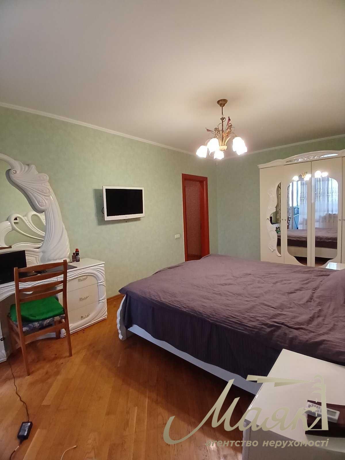 For sale 3k apartment, 110m2, vul.Akhmatovaї, 43