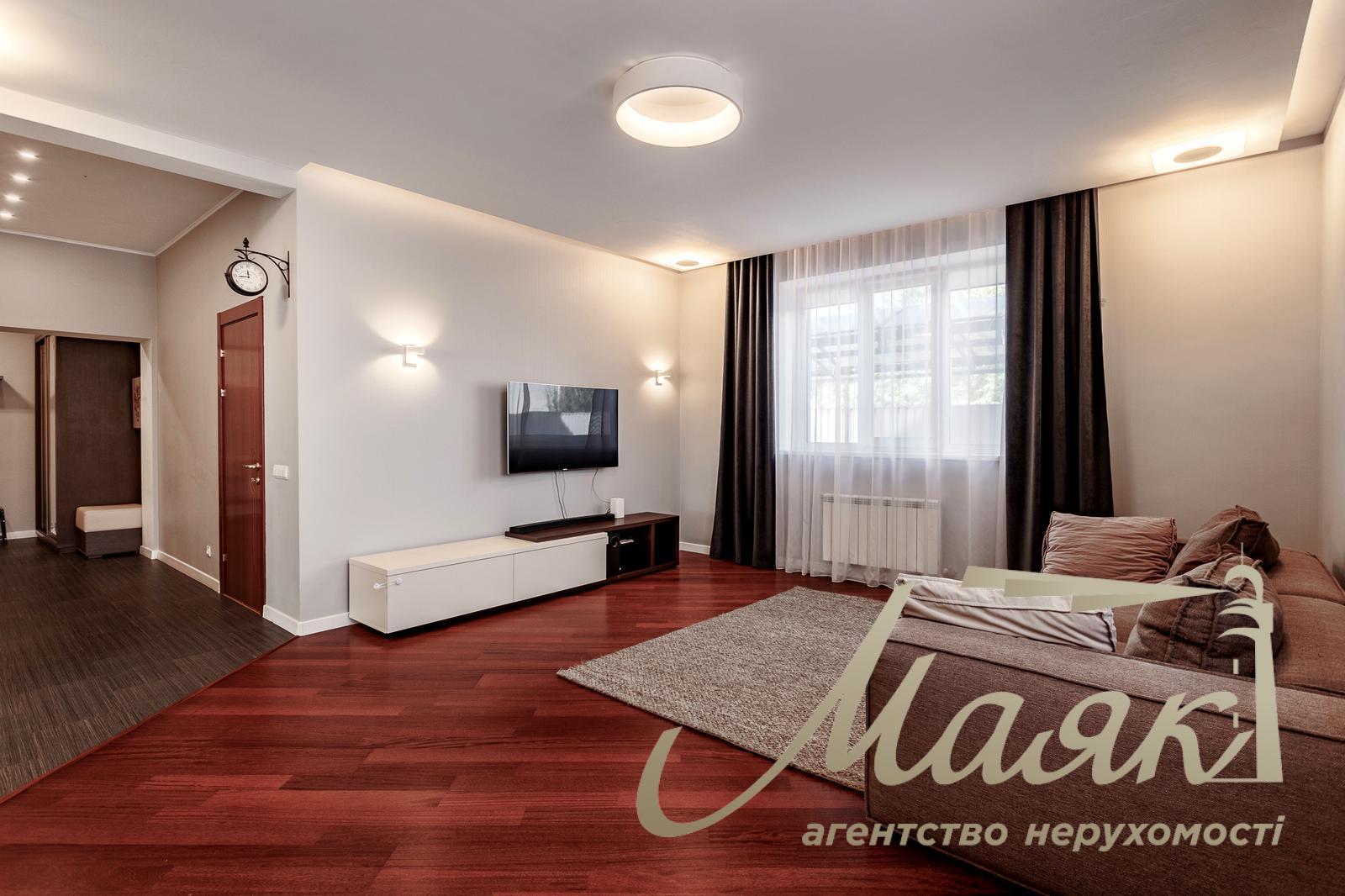 Продаж будинку 233 кв.м. у с.Хотів