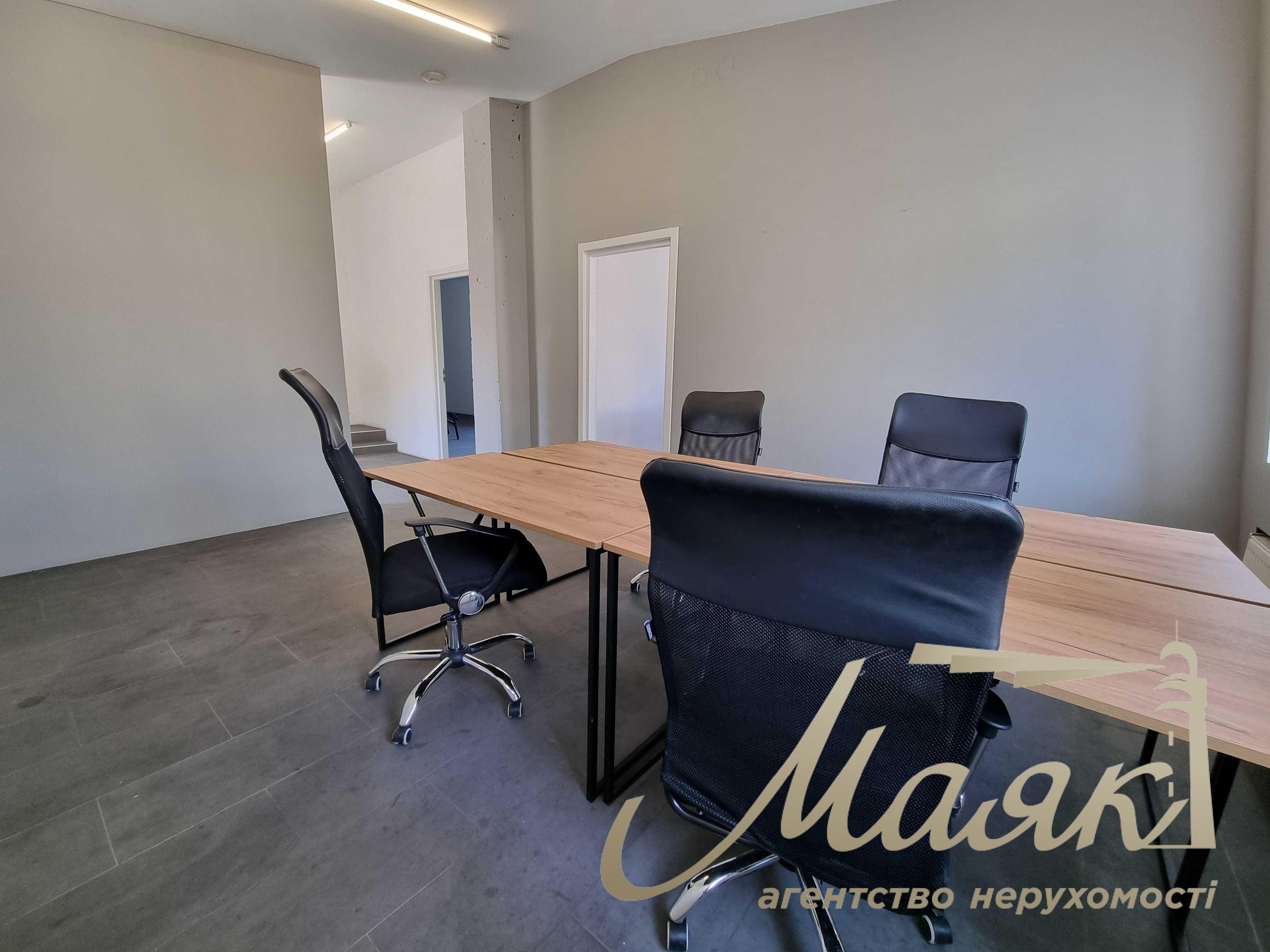 Rent office 350 sq.m. on Podil, Vozdvizhenska street 51A