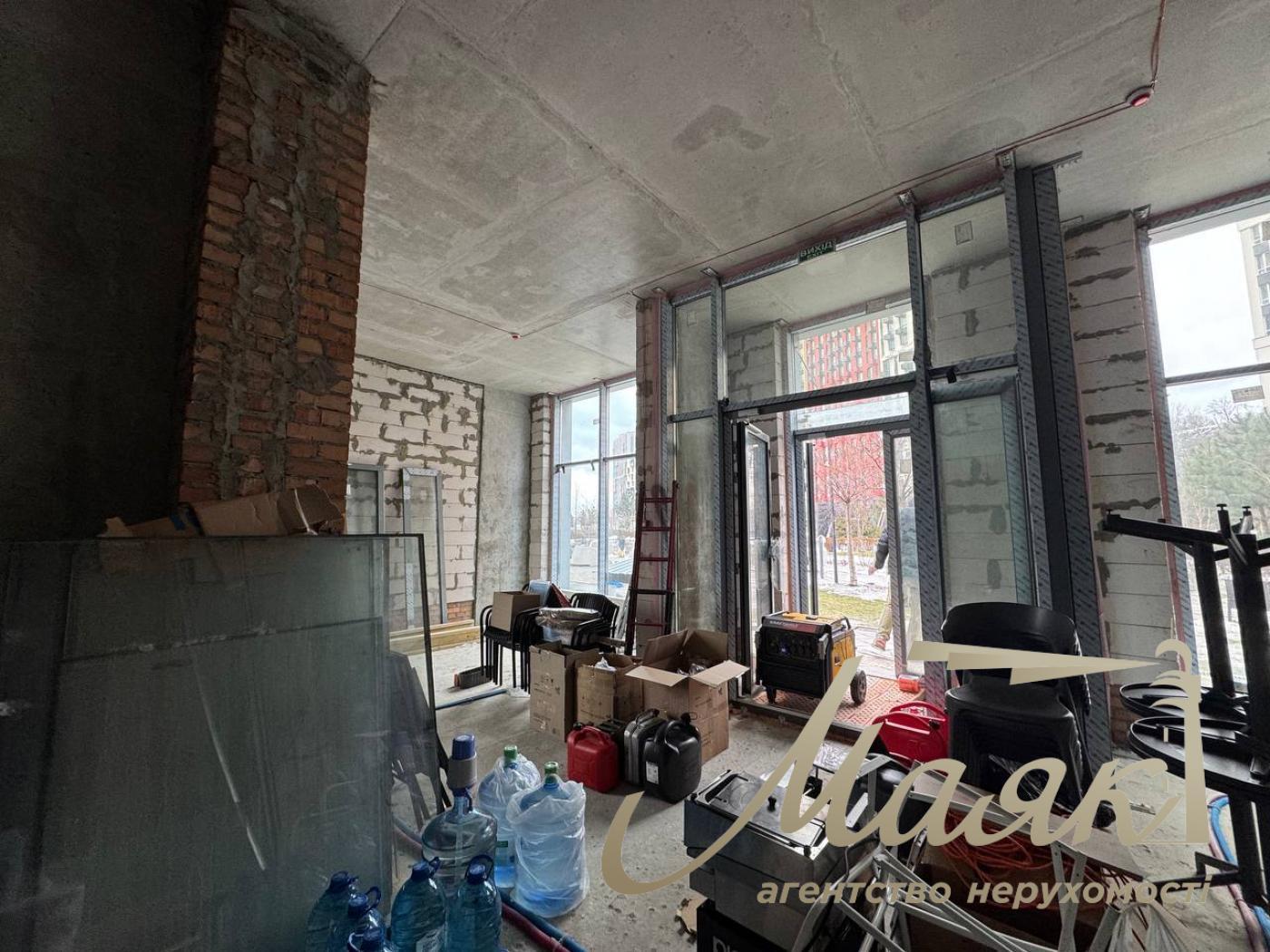 Rent commercial, frontage 63.3m2, LCD Sweetlopark!