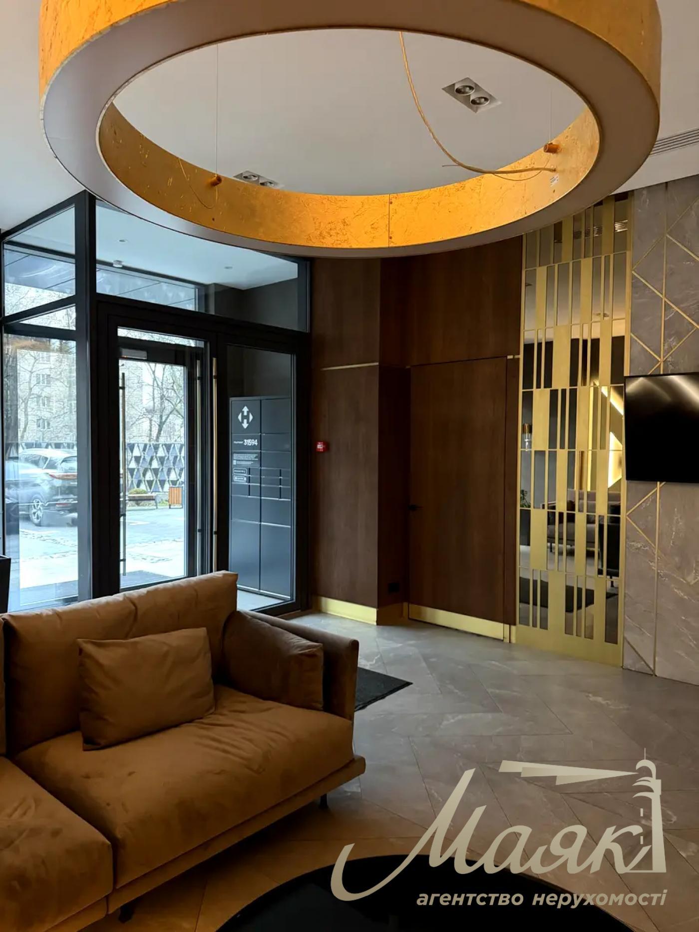 Продажа фасадного помещения 168 кв.м в ЖК А52 ул.Сечевых Стрельцов (Артема), 44-А