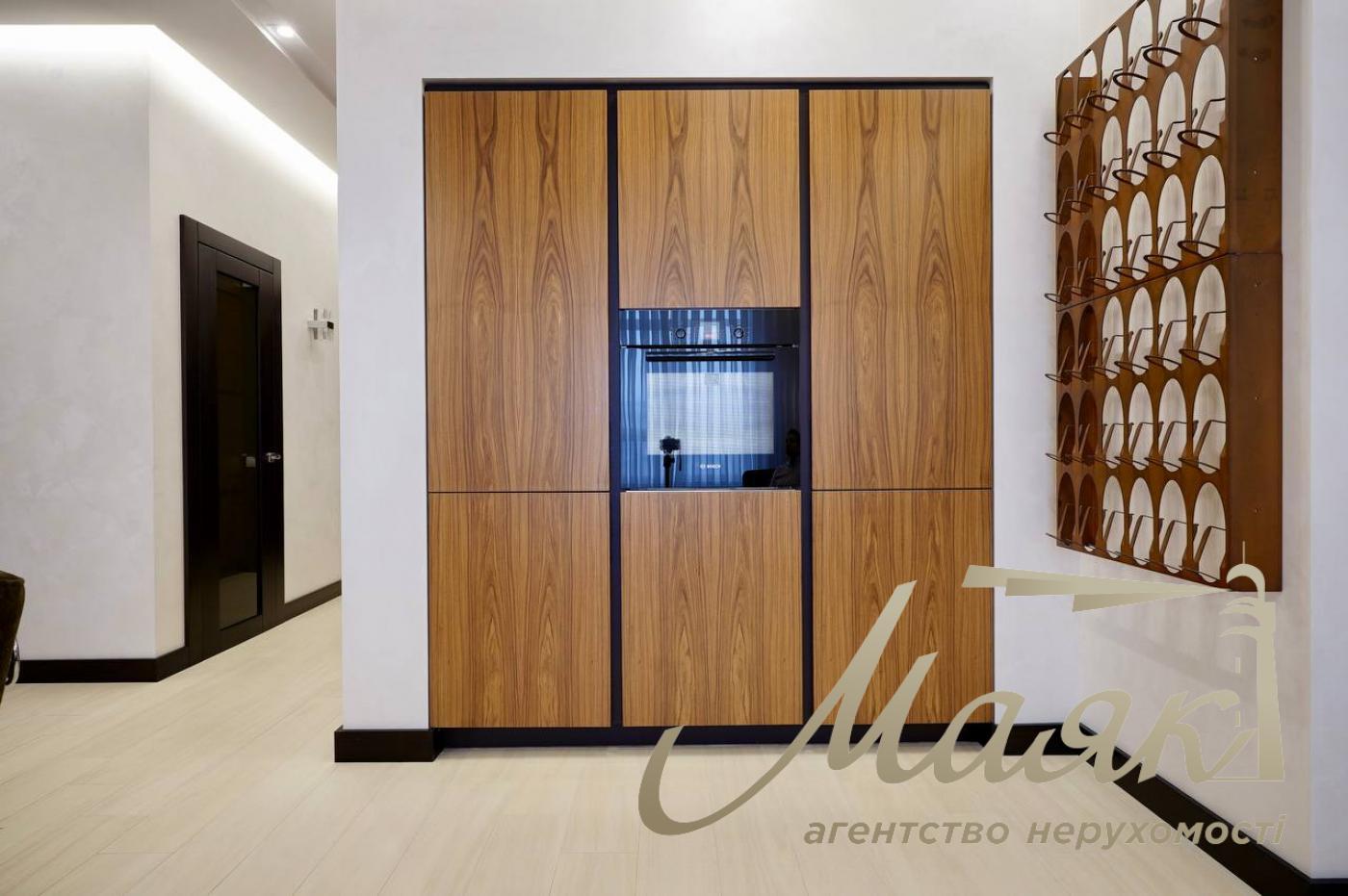 Продажа видовой 1-комнатной квартиры, 75 м2 в ЖК Central Park, Джона Маккейна, Кудри, Печерск