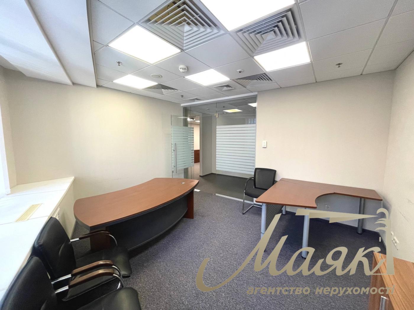 Office for rent 112m2 Business Center Millennium Center of Kyiv metro station Khreshchatyk