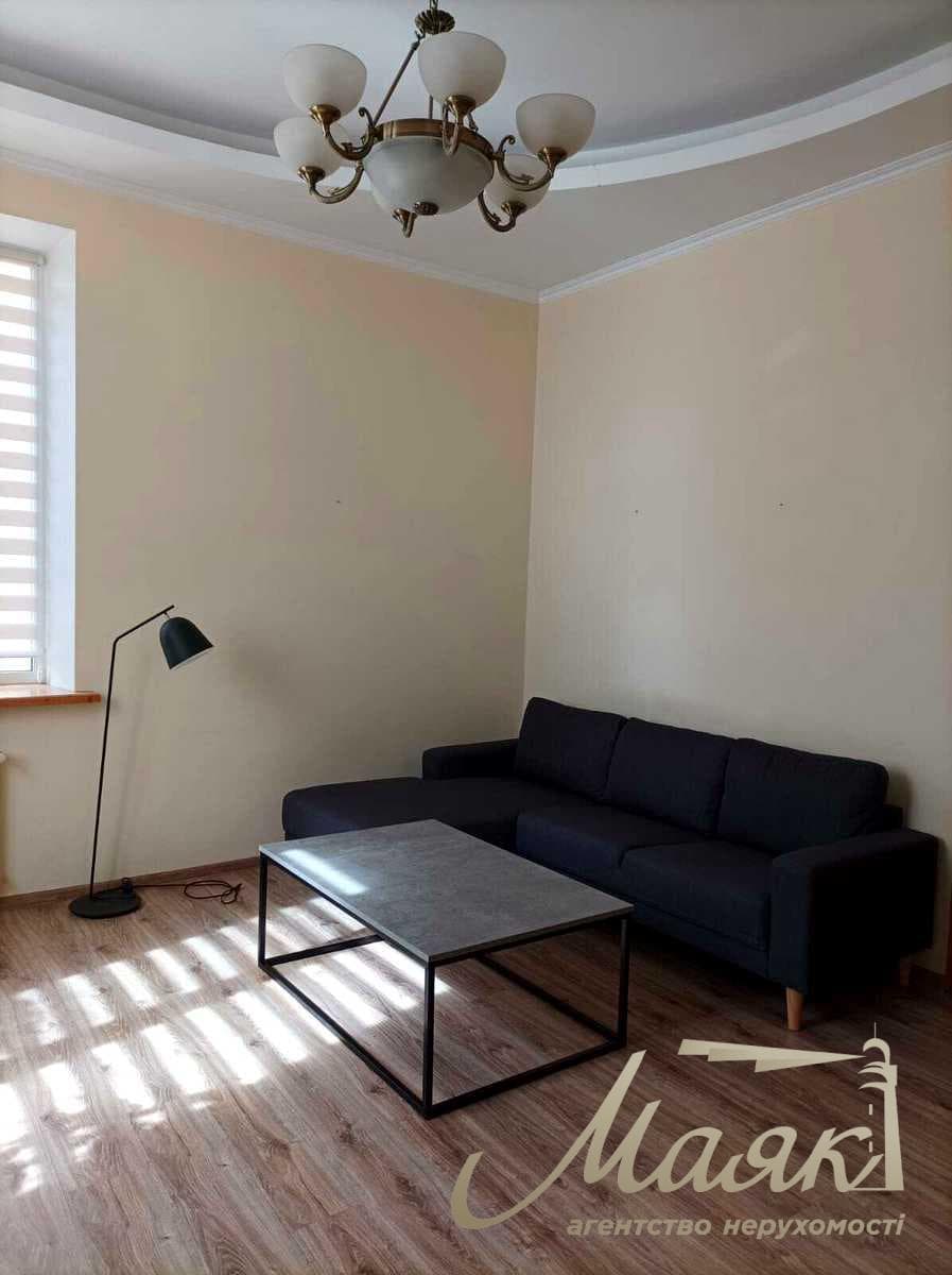 Оренда будинку площею 170 м² за адресою вул. Всеволода Петрива, 7, 5 хв пішки від станції метро «Нивки»