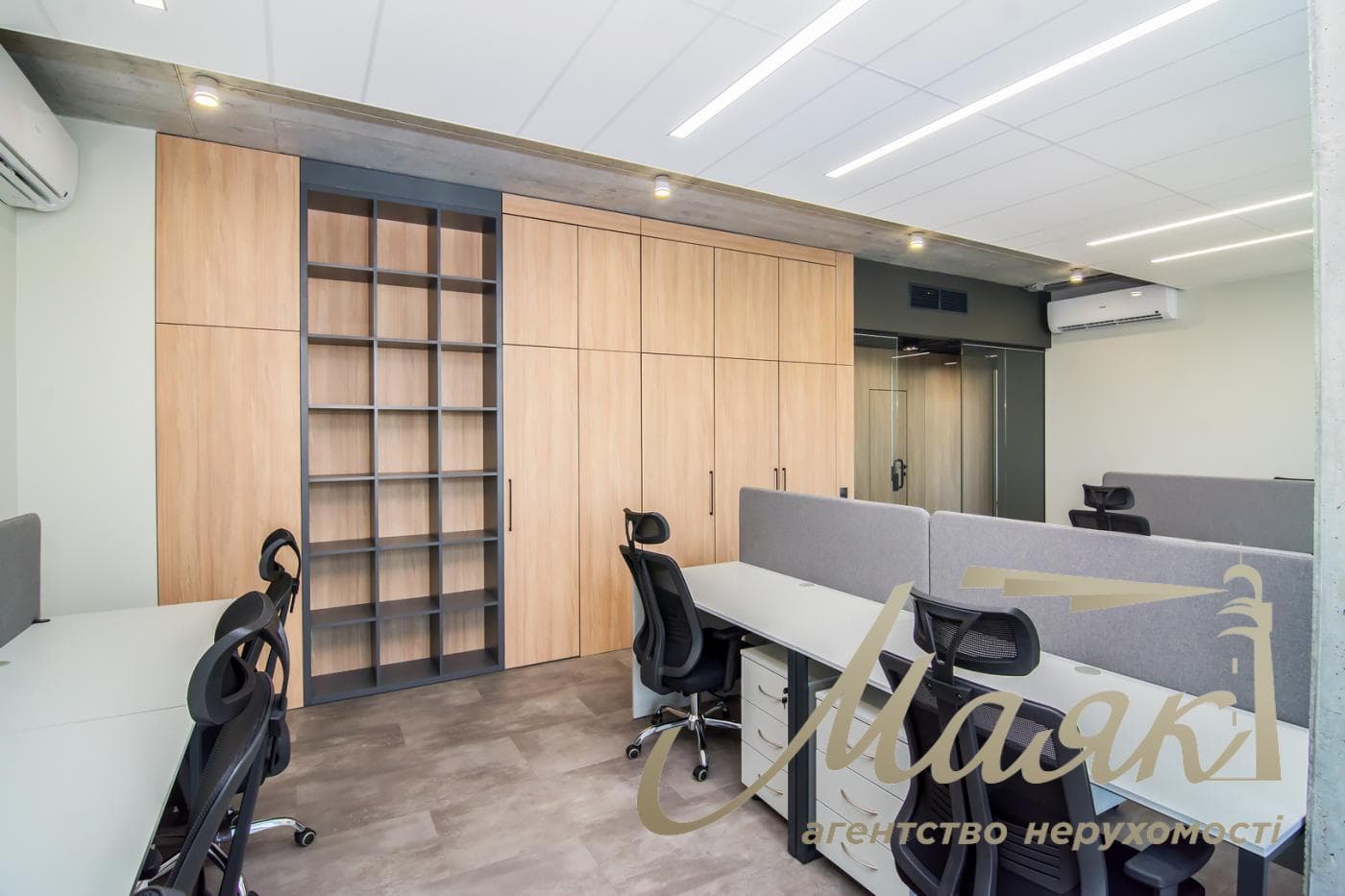 Оренда офісу площею 250 м² у житловому комплексі «Річмонд», вул. Джонна Маккейна, 26, Звіринецька.