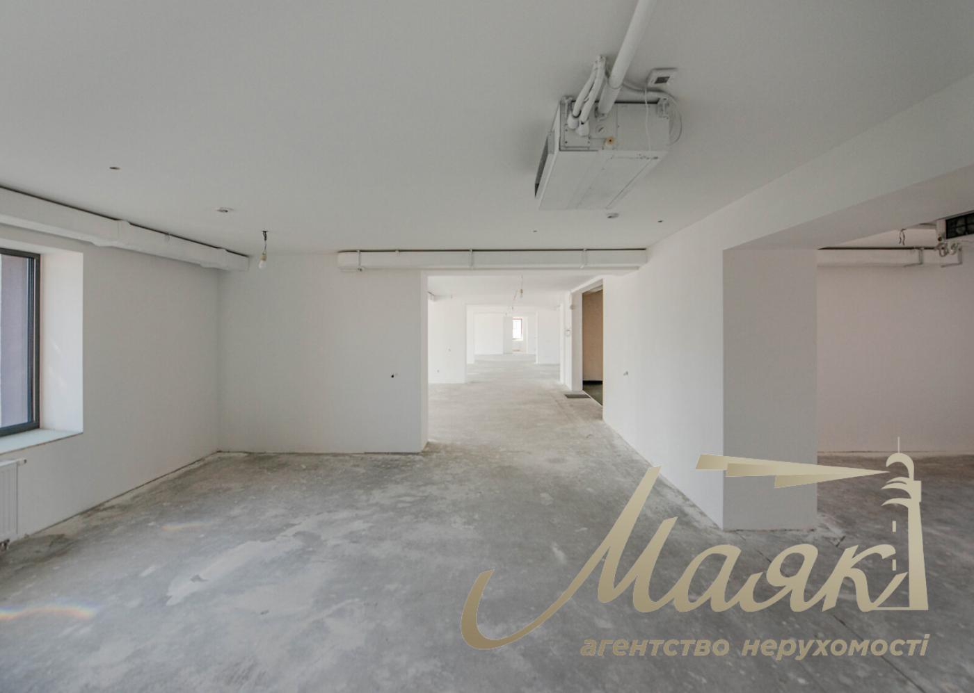 Office for rent 374m2 on Saksaganskogo street 53/80, Center