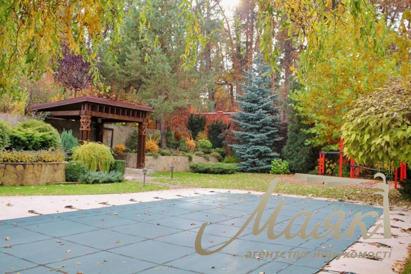 Продаж будинку 500 кв.м у Лісовому