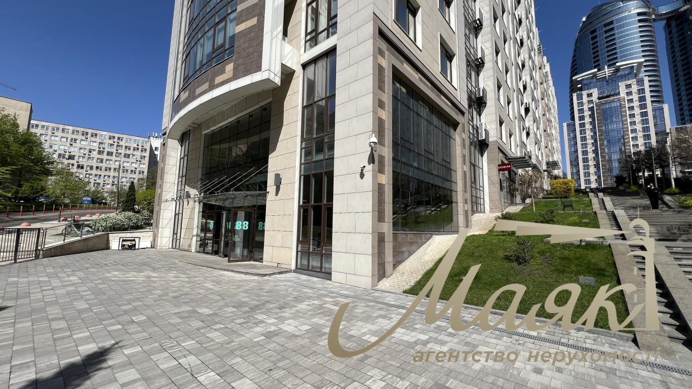 Rent a front office in the residential complex Boulevard of Fountains, at 3 Sapernoe Polye str.