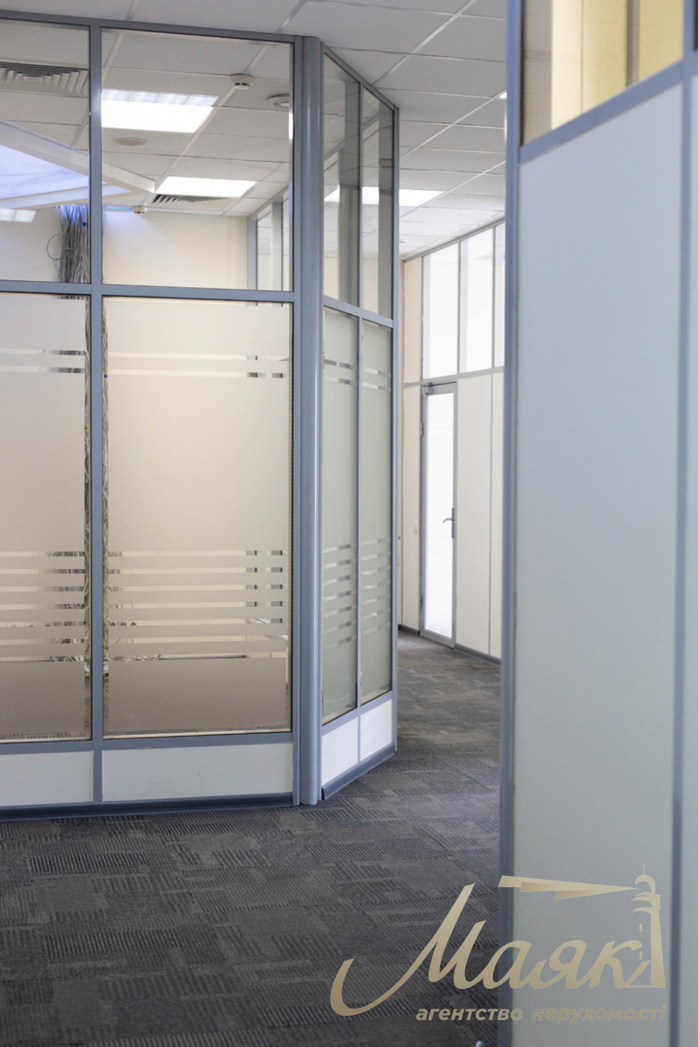 Rent office 693m2 in BC on Pimonenka street 13, Shevchenko district.