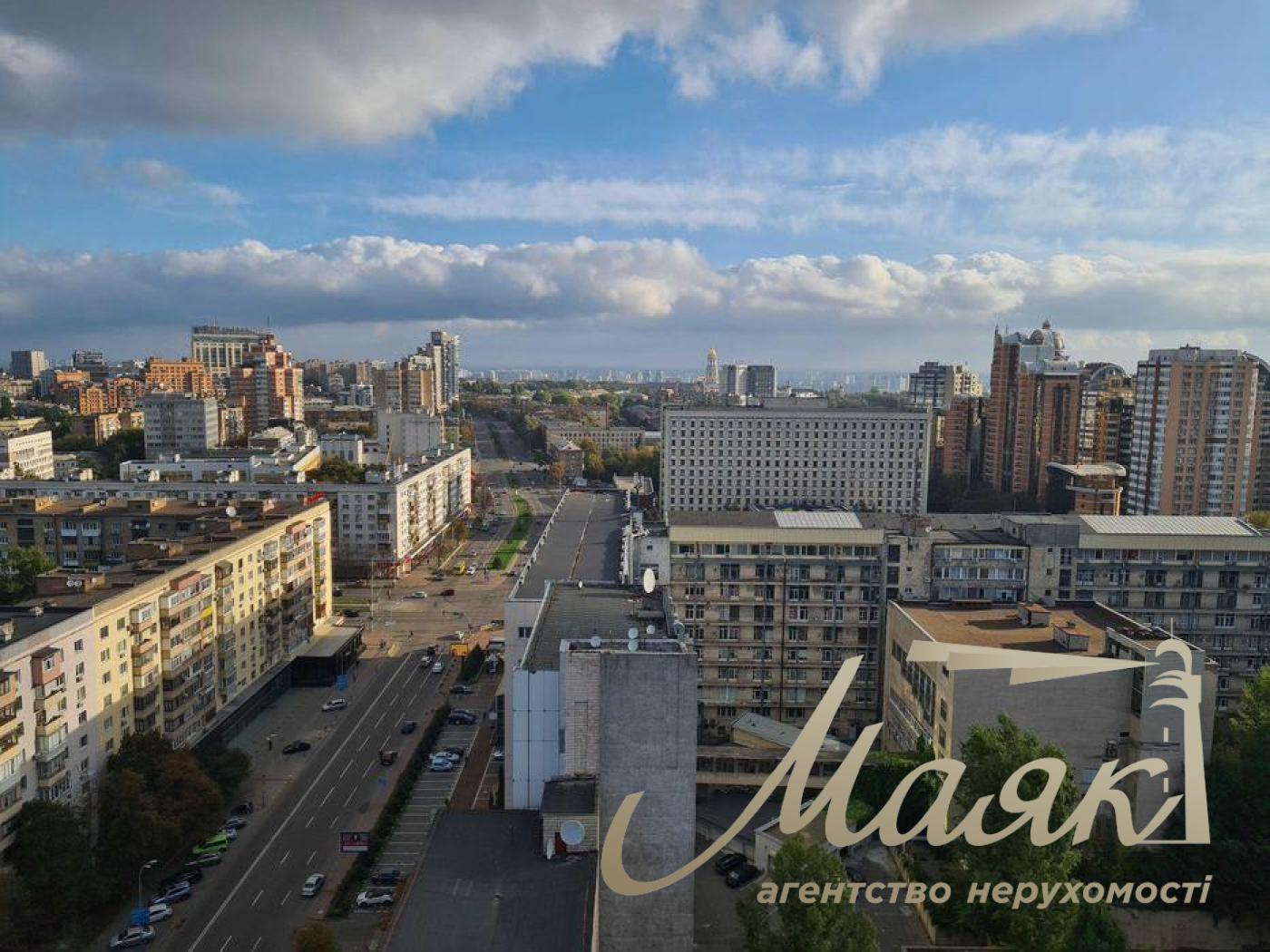 Продажа 3-комнатной квартиры ЖК Гвардейский, ул. Алмазова