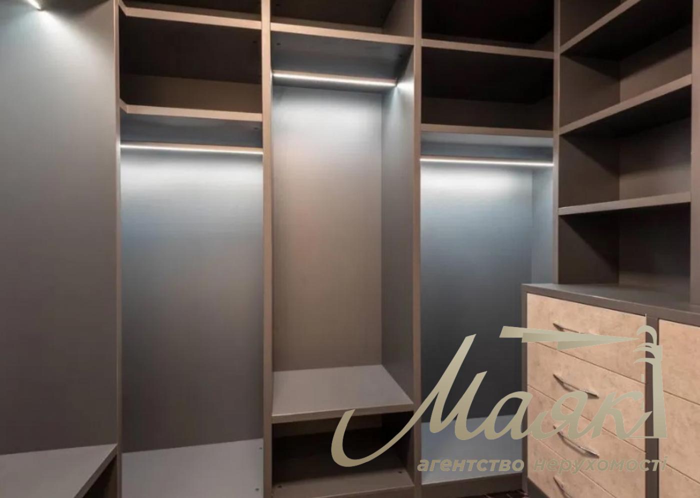Rent 3-room apartment residential complex Lipska Vezha st. Institutskaya 18a
