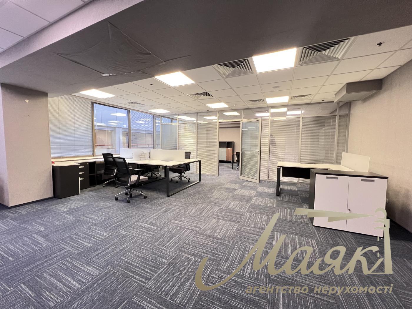 Оренда офісу 77 кв.м в БЦ Леонардо по вул. Богдана Хмельницького 52/17