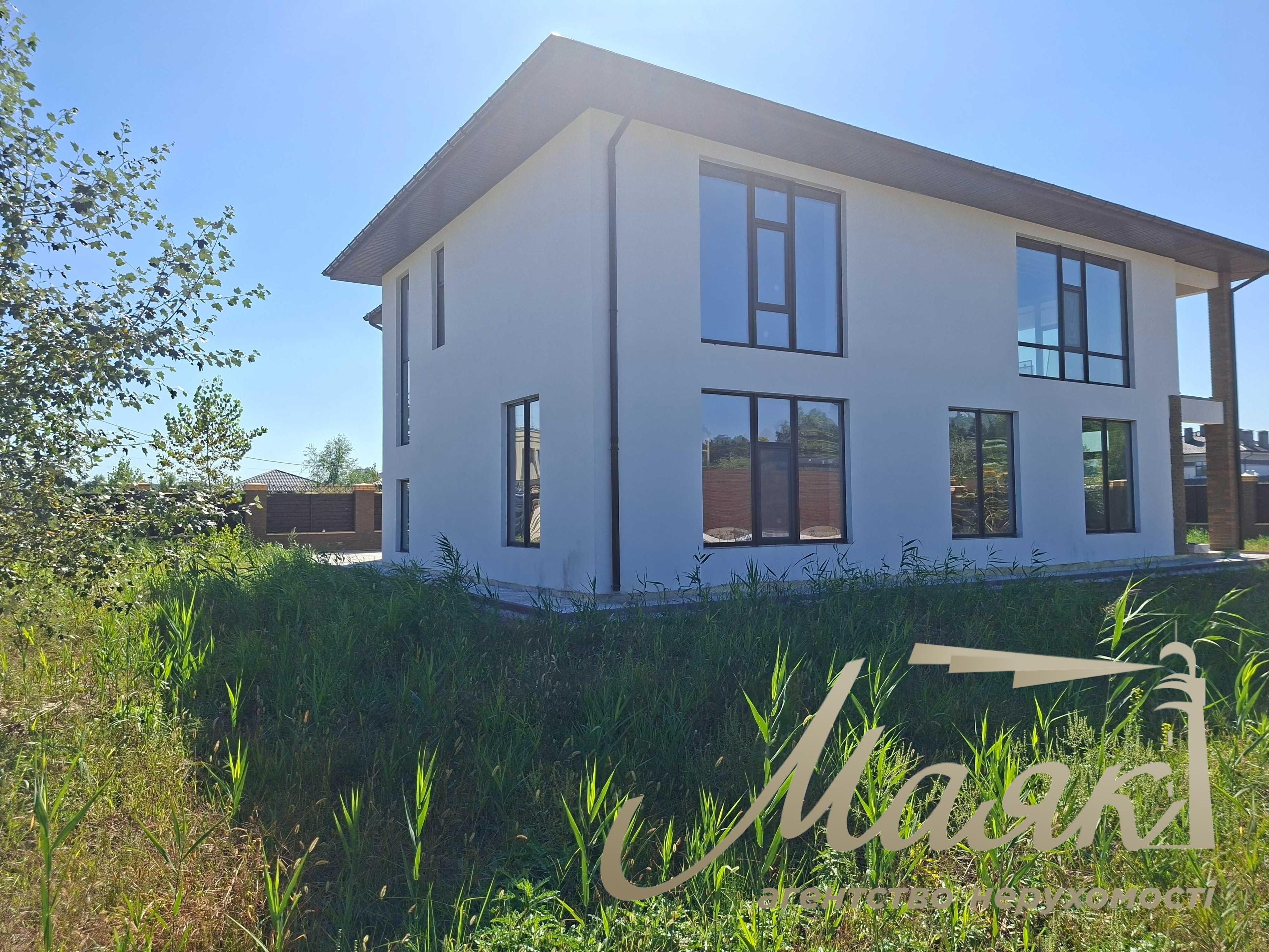 Продаж будинку 392м2 у с.Лісники в закритому КМ "Хутір Ясний", Обухівський напрямок, Київська область.