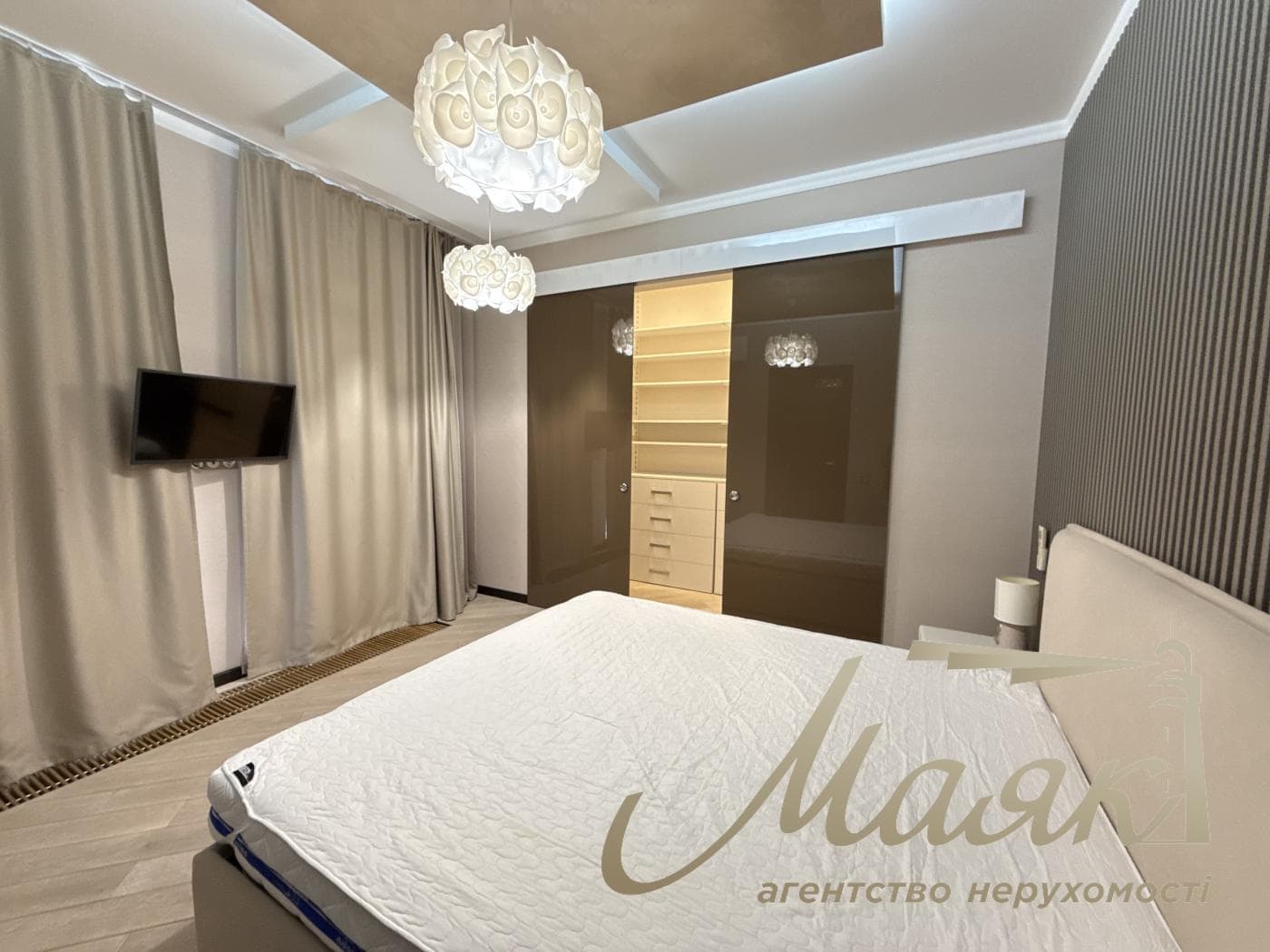 Продаж 3-кімнатної квартири площею 121 м² у ЖК «Новопечерські Липки», вул. Андрія Верхогляда (Михайла Драгомирова), 3, Печерськ
