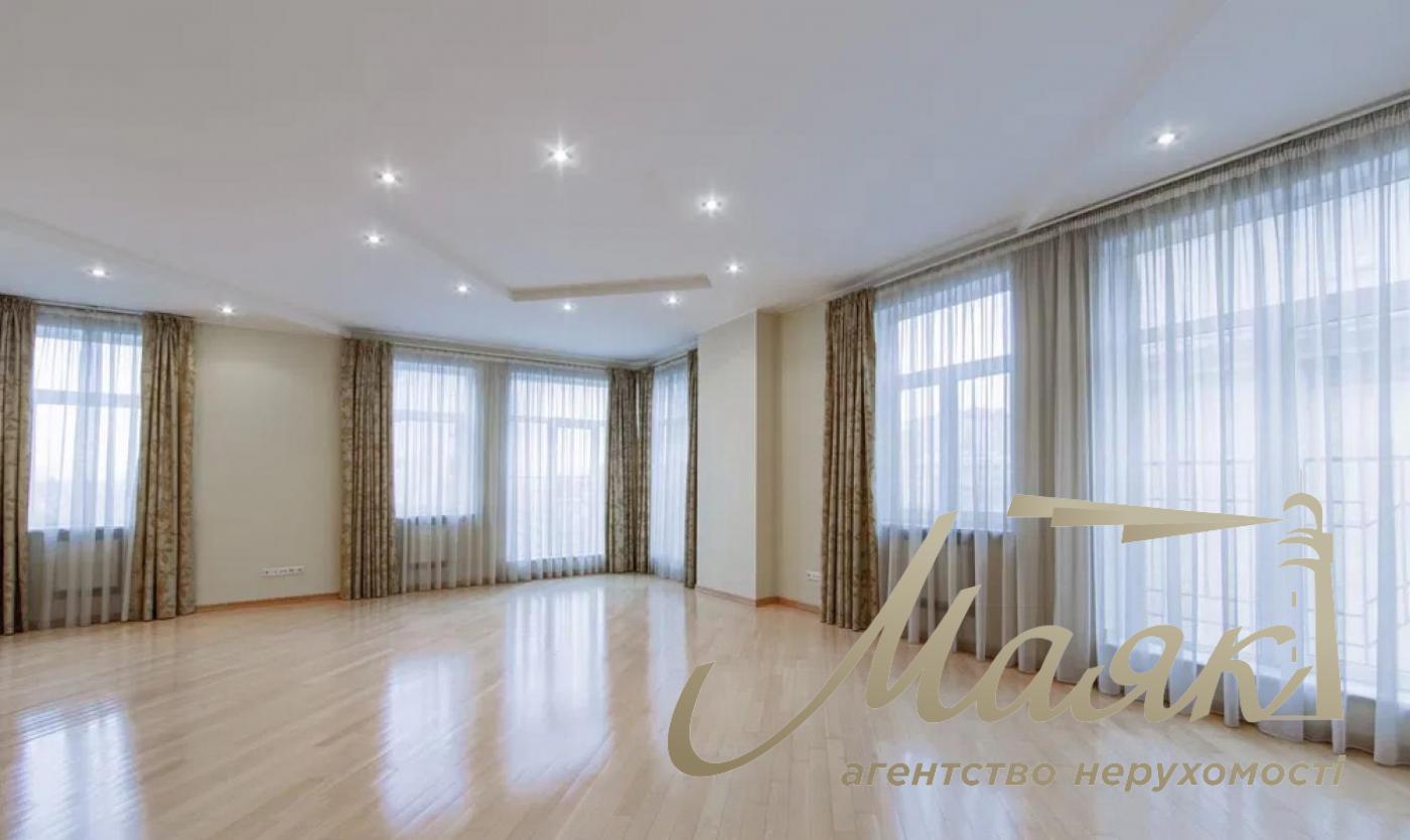 Продаж 4к дворівневої квартири вул. Дарвіна, Липки