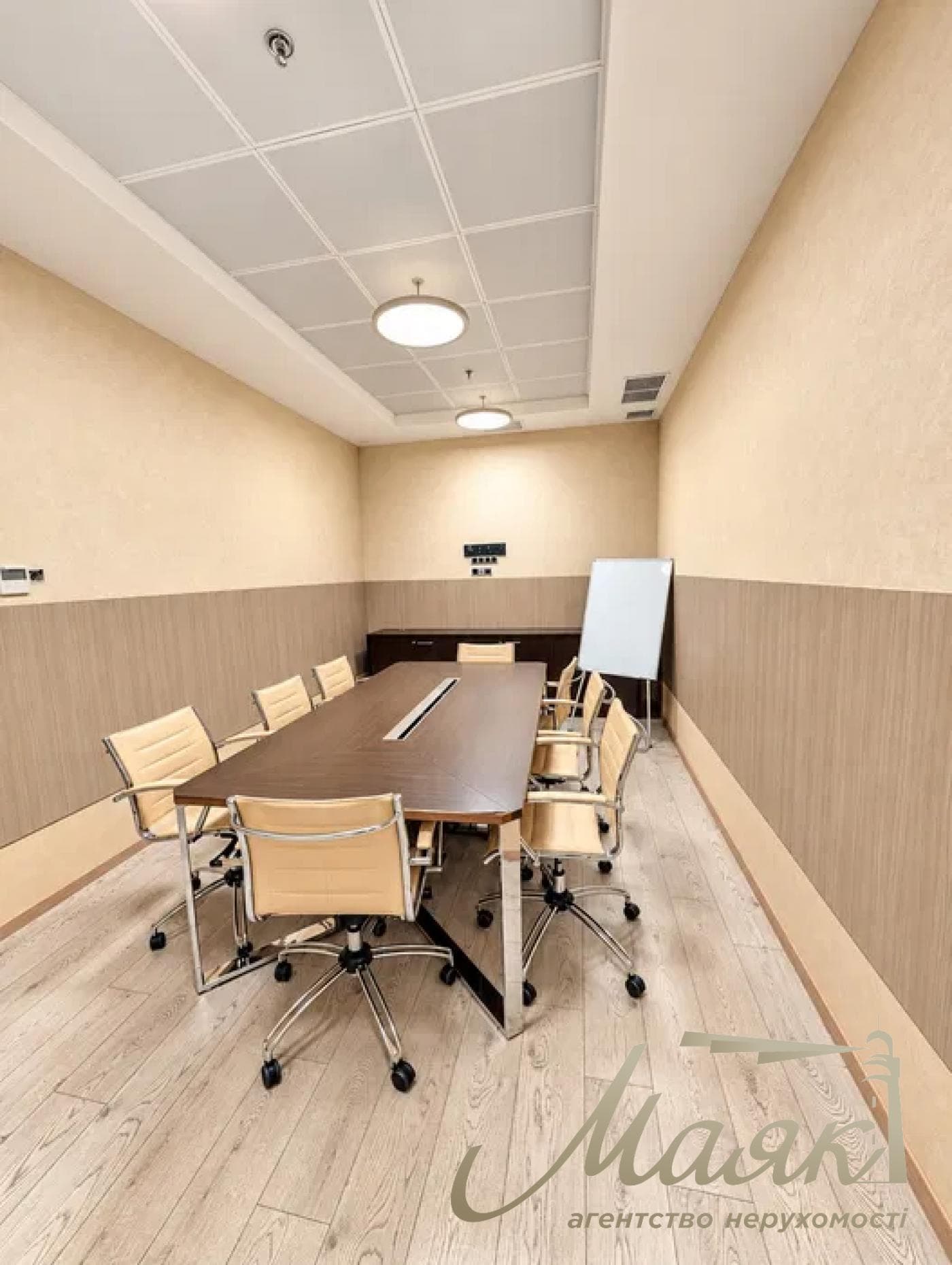 Оренда офісу площею 1100 м² у бізнес-центрі «Парус», 28-й поверх, панорамний вид
