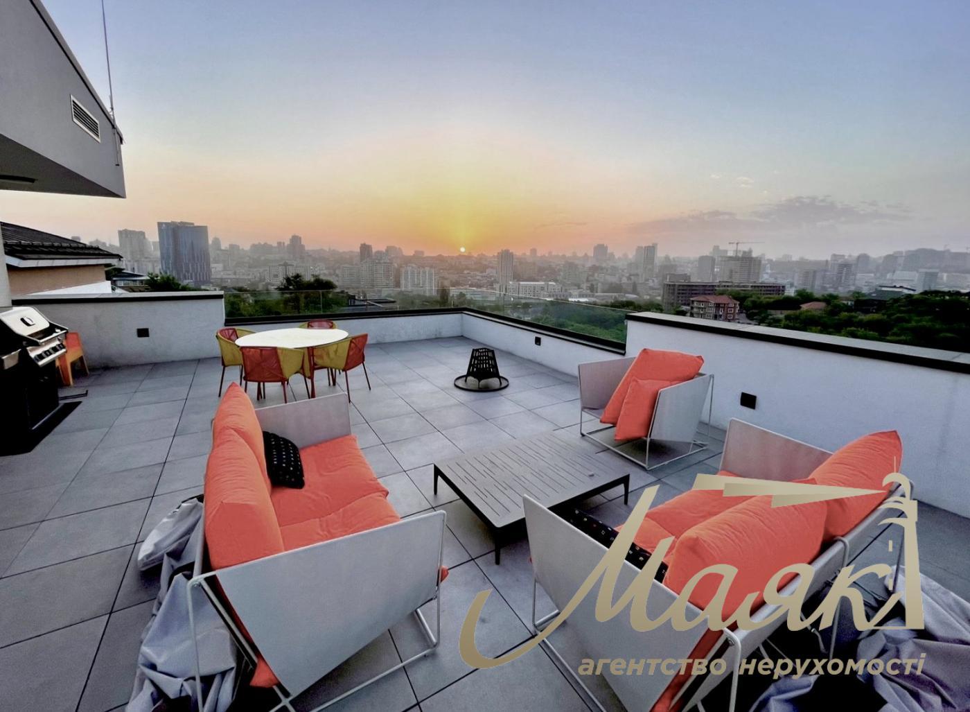 Продаж будинку на Батиєвій горі з розкішним краєвидом, Київ, Центр.