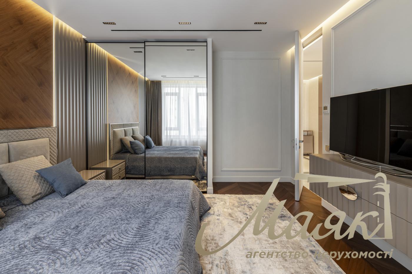 Продаж 3к квартири 122м2 в ЖК Бульвар Фонтанів, вул. Саперне Поле