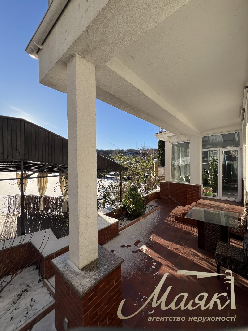 Rent of a 3-storey house 460m2, Goloseevsky district, Myshelovka.