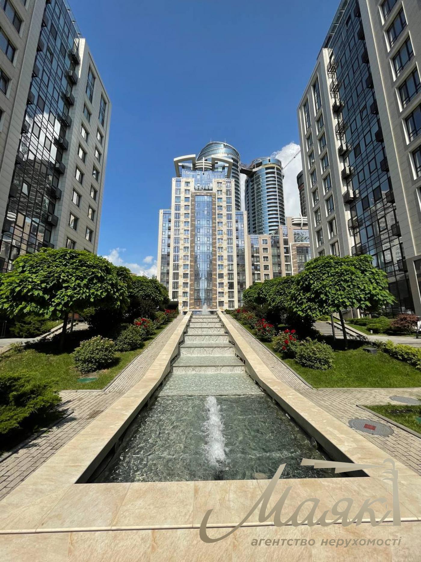 Sale of apartment 176m2 in residential complex Boulevard of Fountains, Sapernoye Pole street, Pechersk, Kyiv