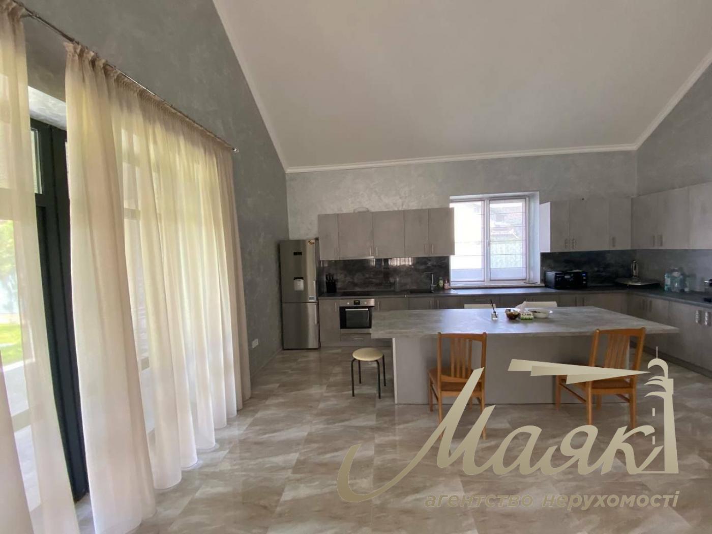 Продаж будинку 190 м2 с. Крюківщина