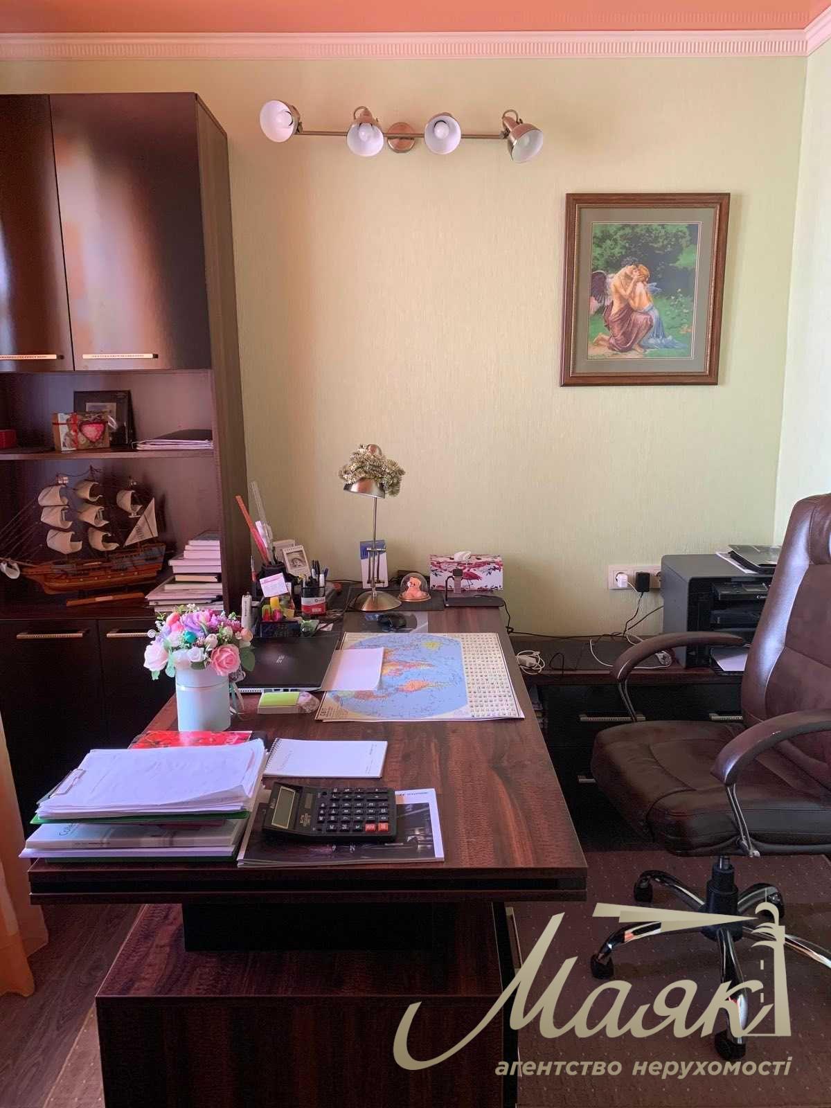 For sale house 238m2 in Kiev with. Chapaevka / Vita-Litovska, Goloseevsky r-n.