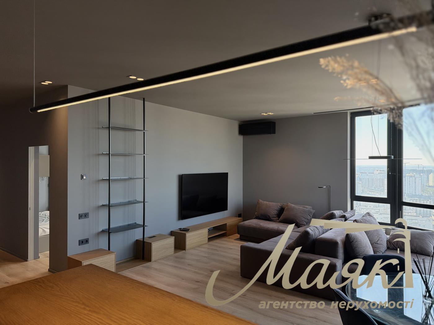 Оренда 3-х кімнатної квартири 130 кв.м. на вул.Преображенська 8Б