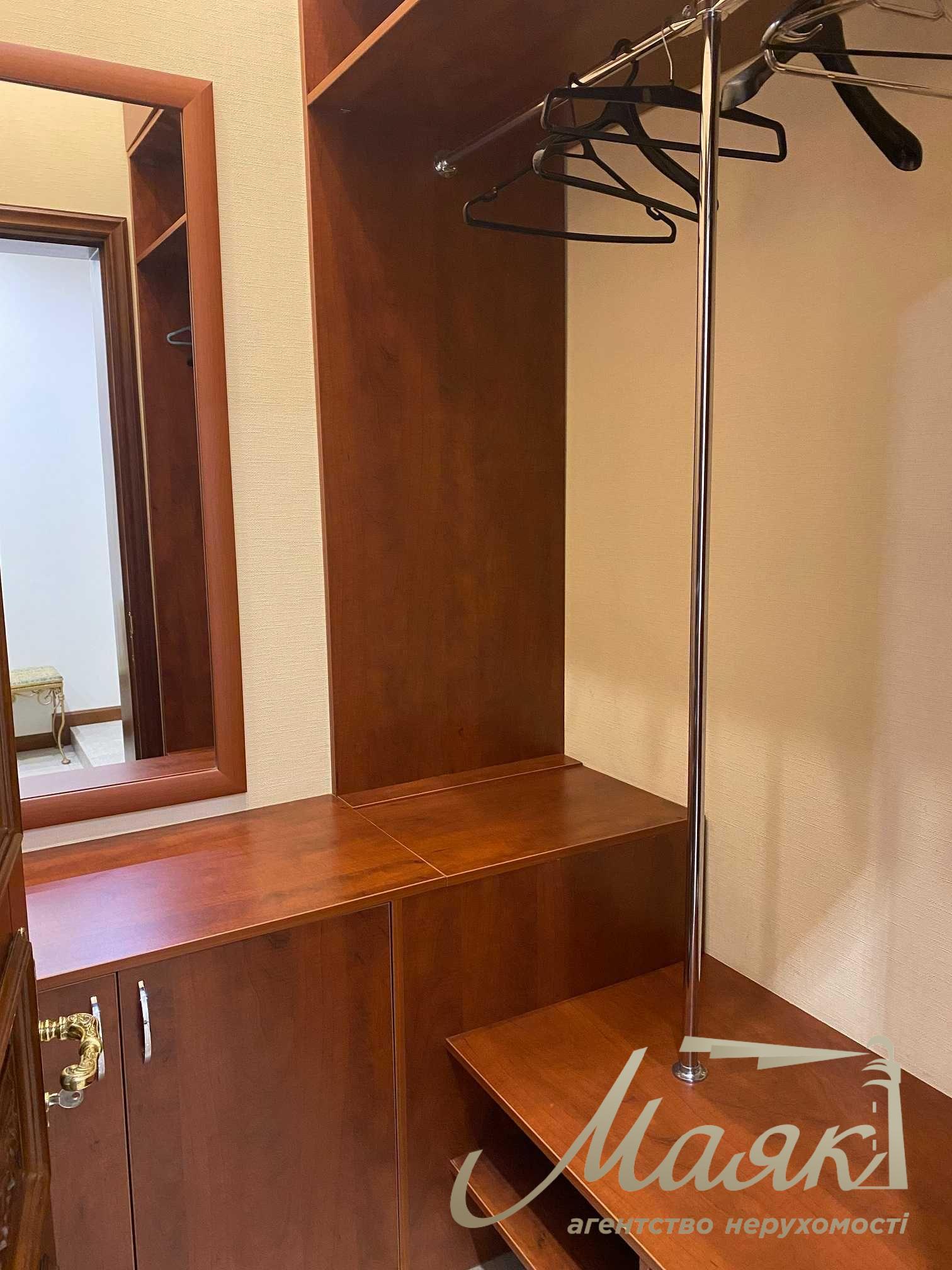 Оренда 4-кімнатної квартири, Михайлівська Площа, Центр, Київ