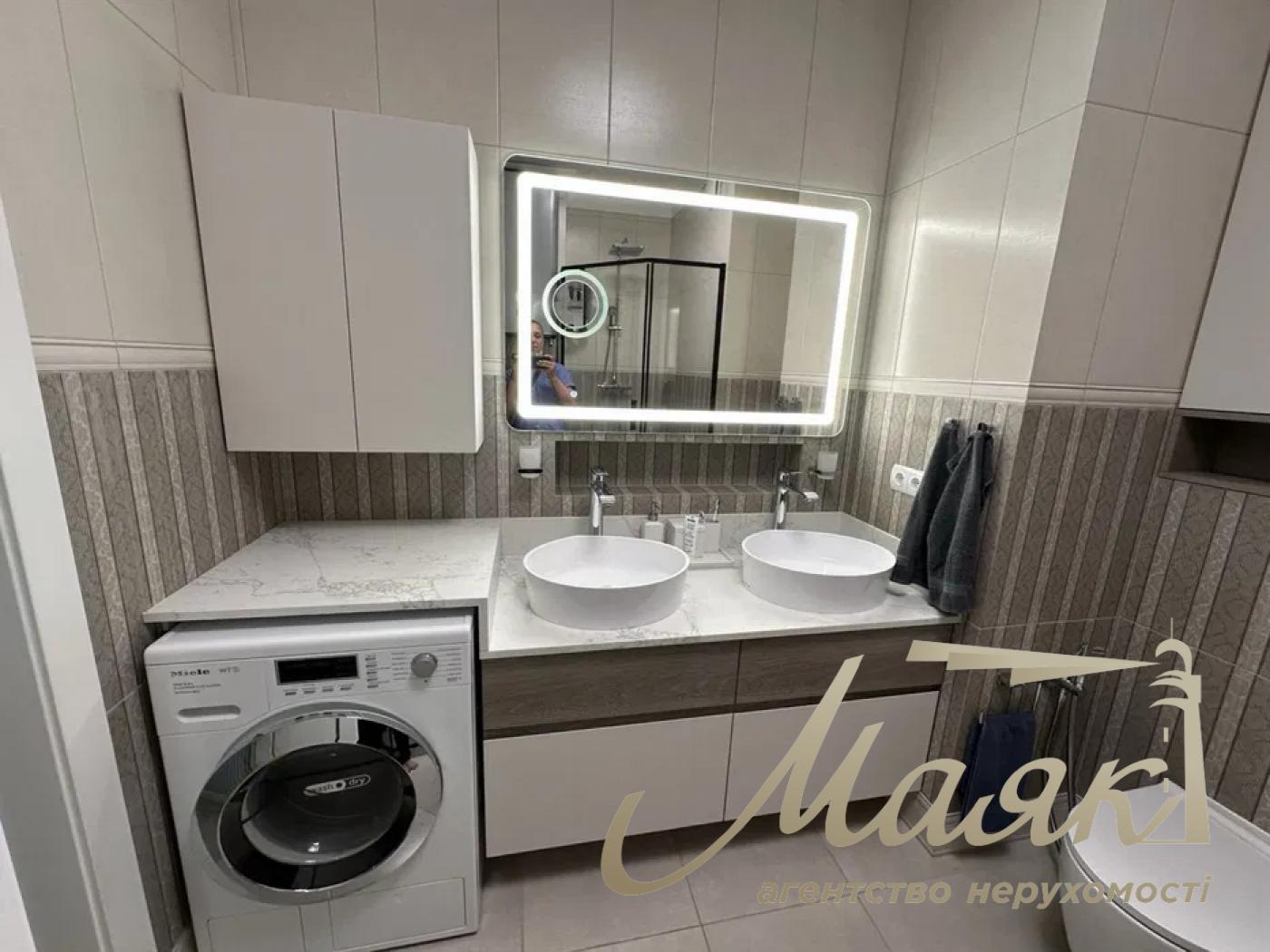 Продаж 2-к квартири в ЖК Граф Толстой, Центр